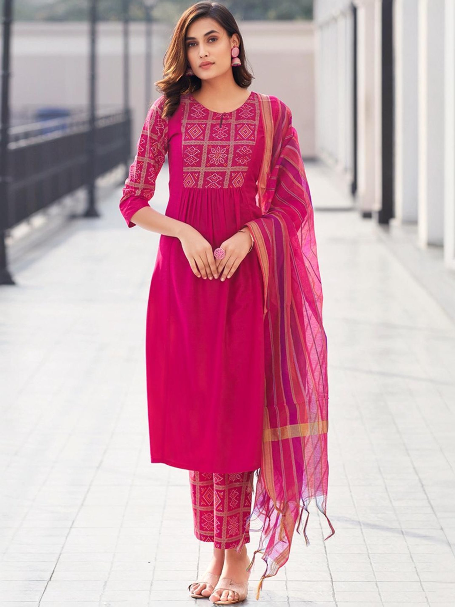 Skylee Pink Printed Kurta Pant Set With Dupatta