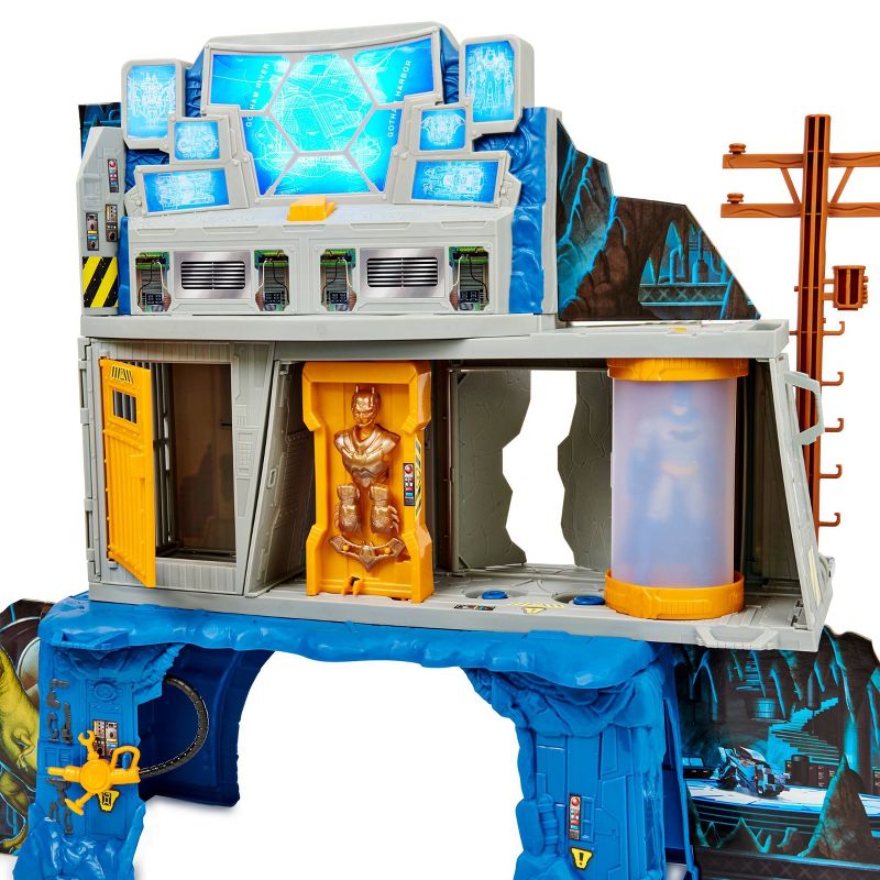 BATMAN 3-in-1 Batcave Playset with Exclusive 4" Batman Action Figure and Battle Armor