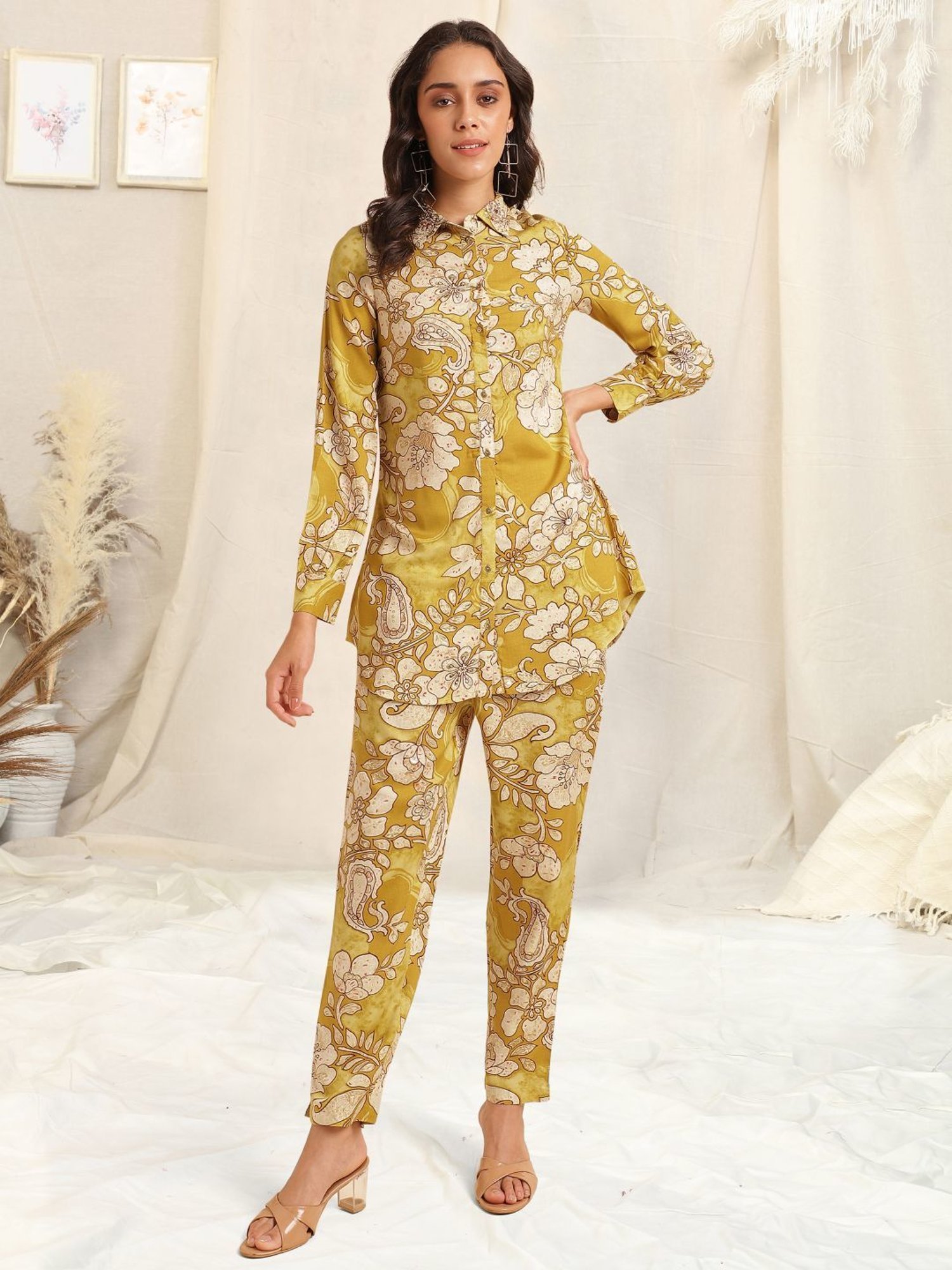 MIRCHI FASHION Mustard Printed Shirt Pant Set