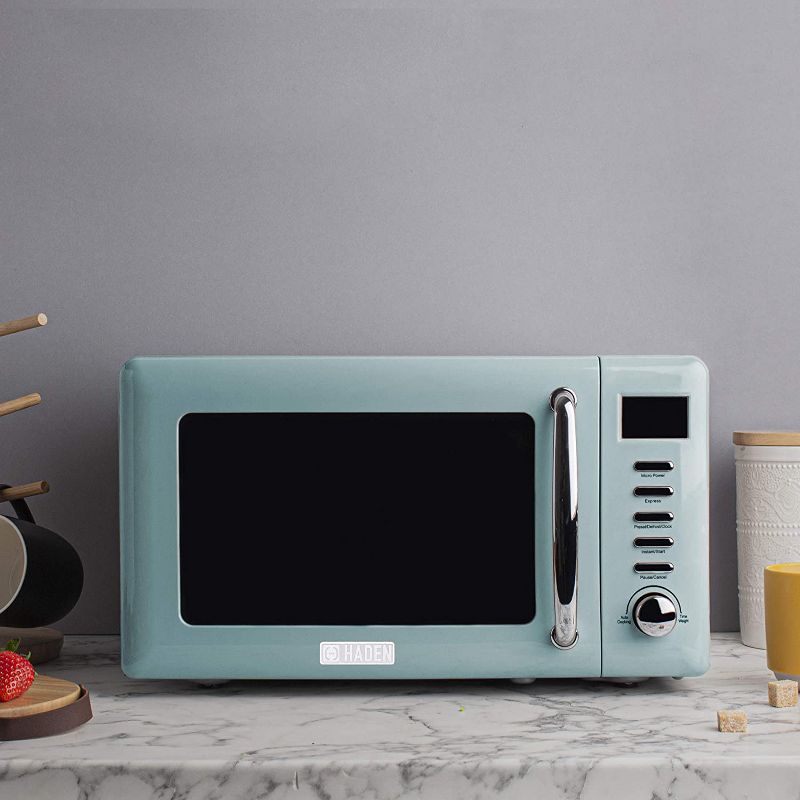 Haden 75031 Heritage Vintage Retro 0.7 Cubic Foot/20 Liter 700 Watt Countertop Microwave Oven Kitchen Appliance with Turntable, Turquoise Blue