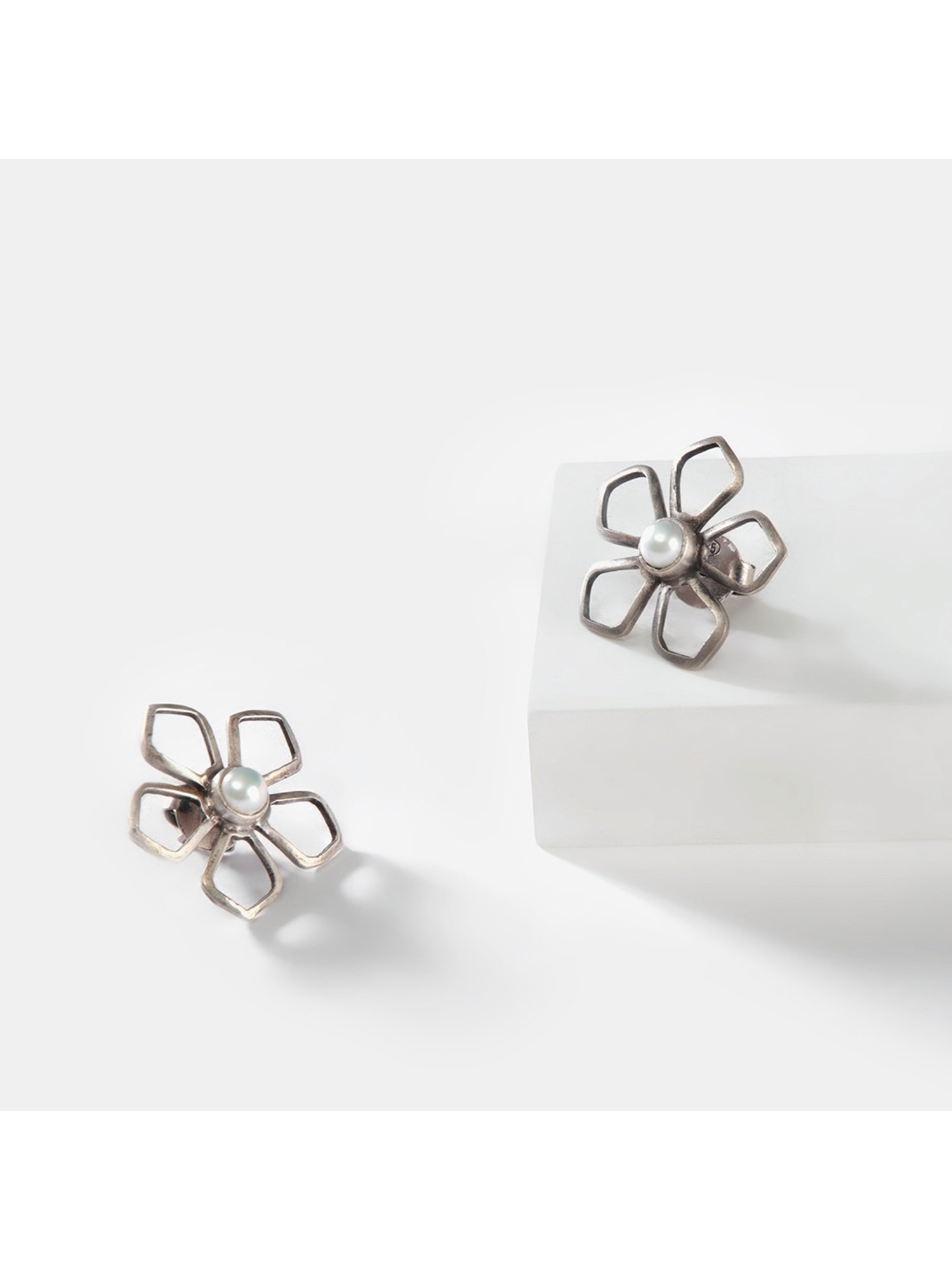 Shaya 92.5 Sterling Silver Gita G Earrings for Women