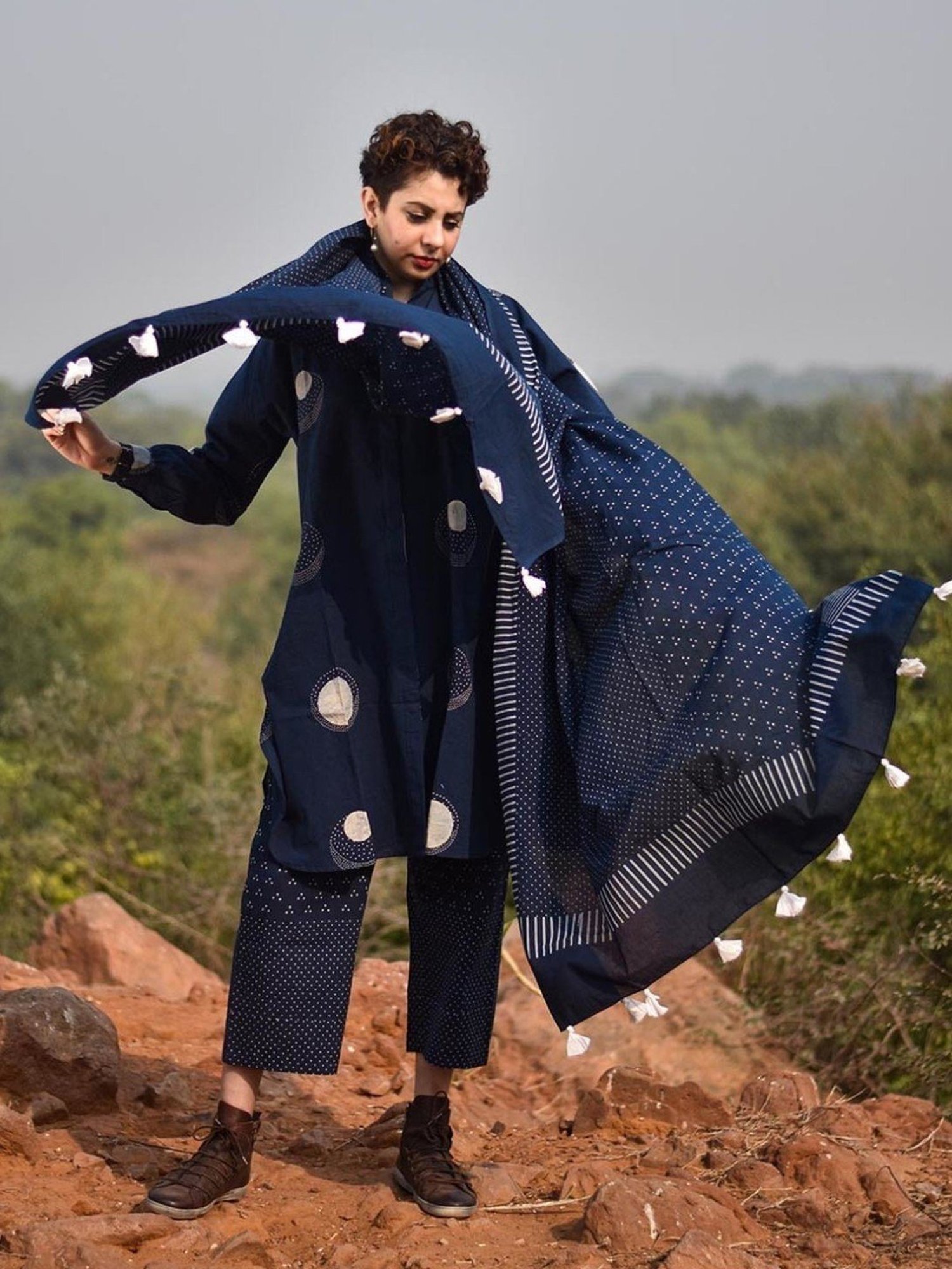 Chidiyaa Indigo Flow Blockprinted Dupatta Awargi