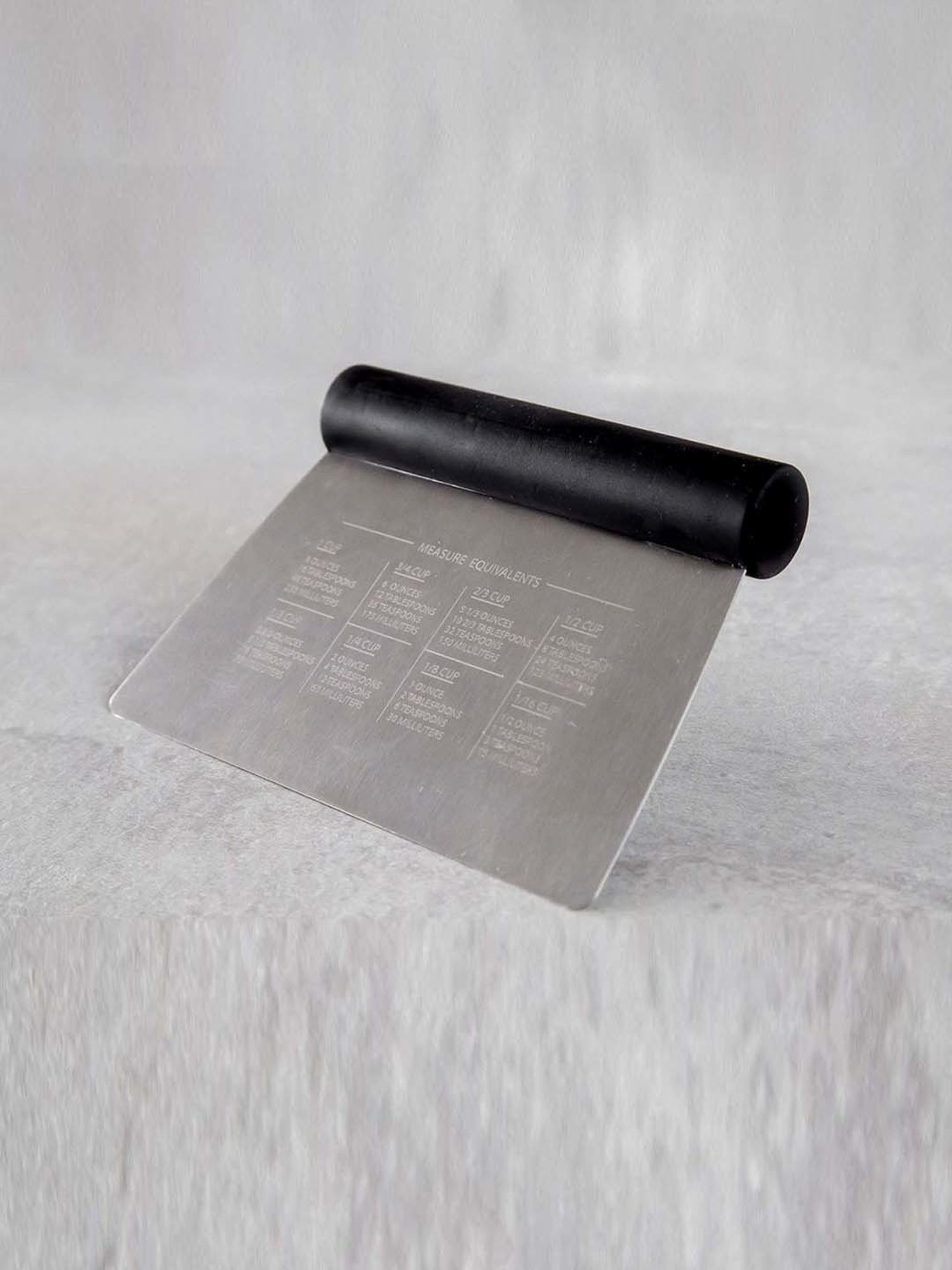 KitchenAid Black Medium All-Purpose Dough Cutter & Scraper