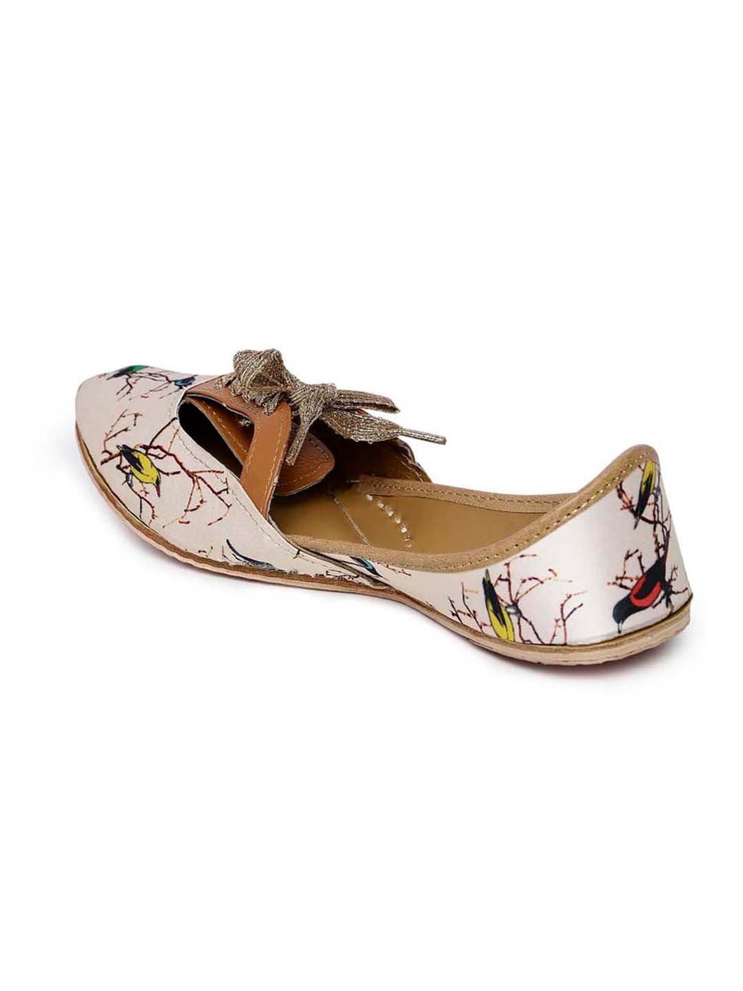 Glam Story Women's Beige Ethnic Juttis