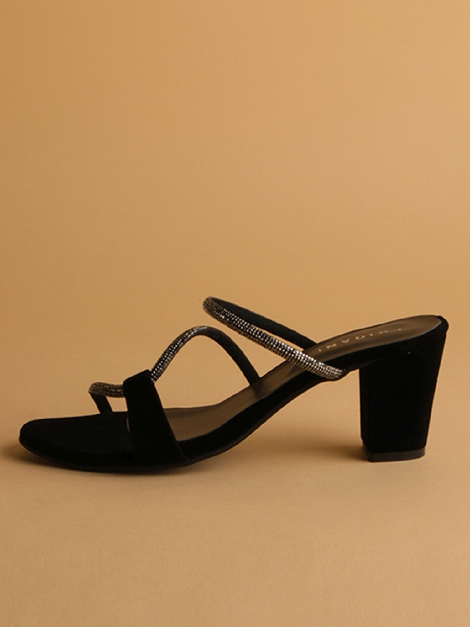 Eridani Women's Octavia Black Casual Sandals