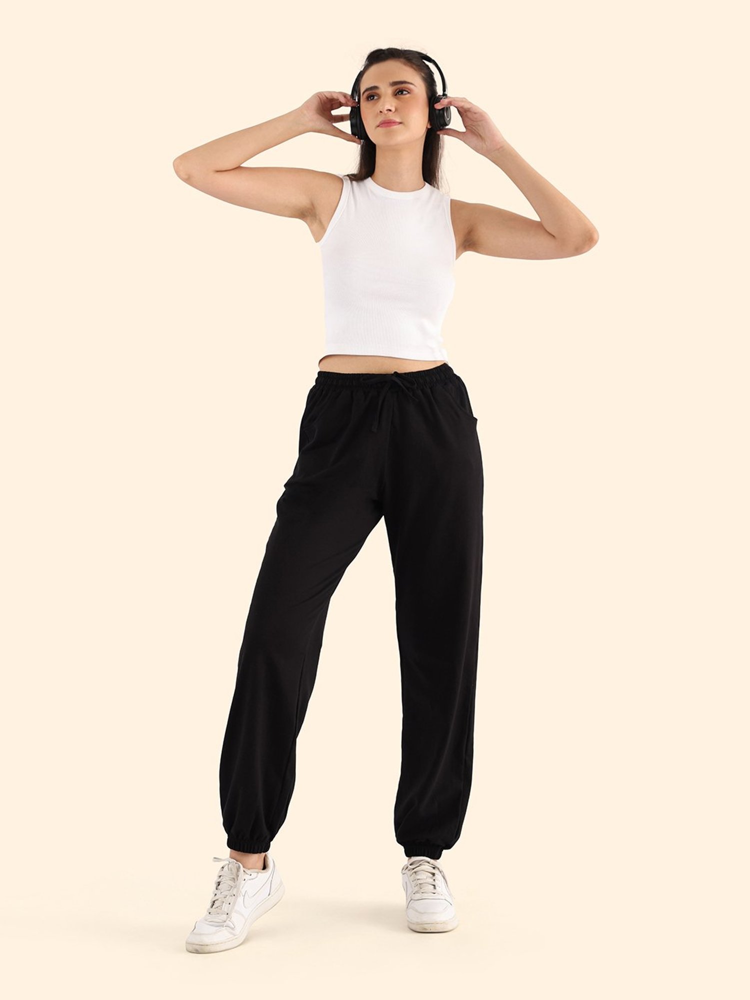 Nite Flite Black Regular Fit Mid Rise Joggers
