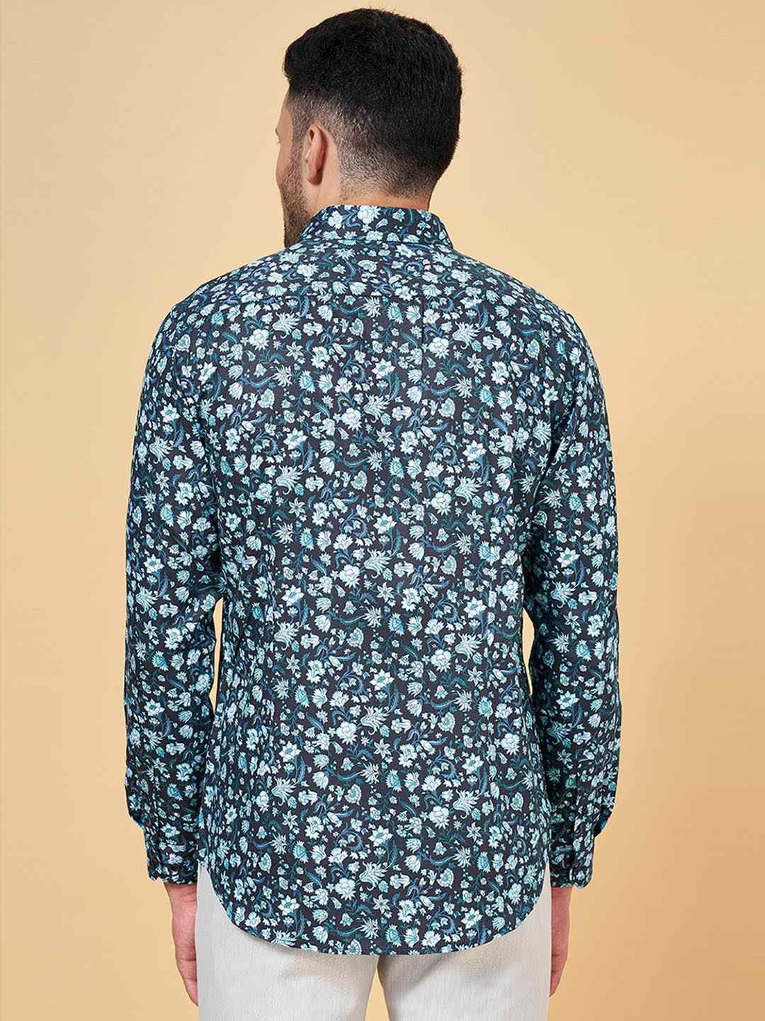 Peregrine by Pantaloons Black Cotton Slim Fit Printed Shirt