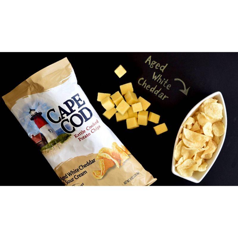 Cape Cod Aged White Cheddar & Sour Cream Flavored Kettle Cooked Potato Chips - 8oz