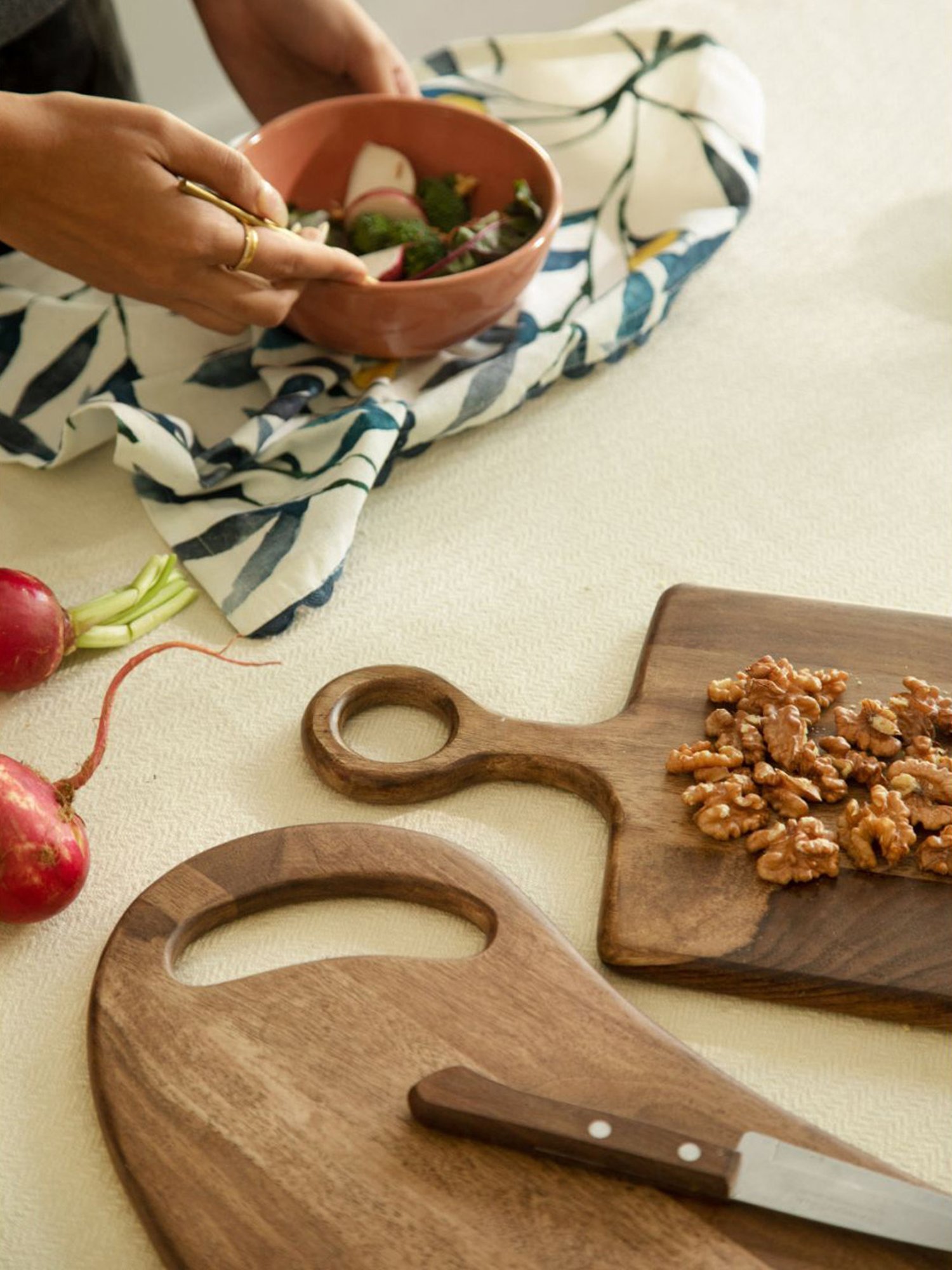 Ellementry Laimai Natural Sheesham Wood Rectangle Chopping Board