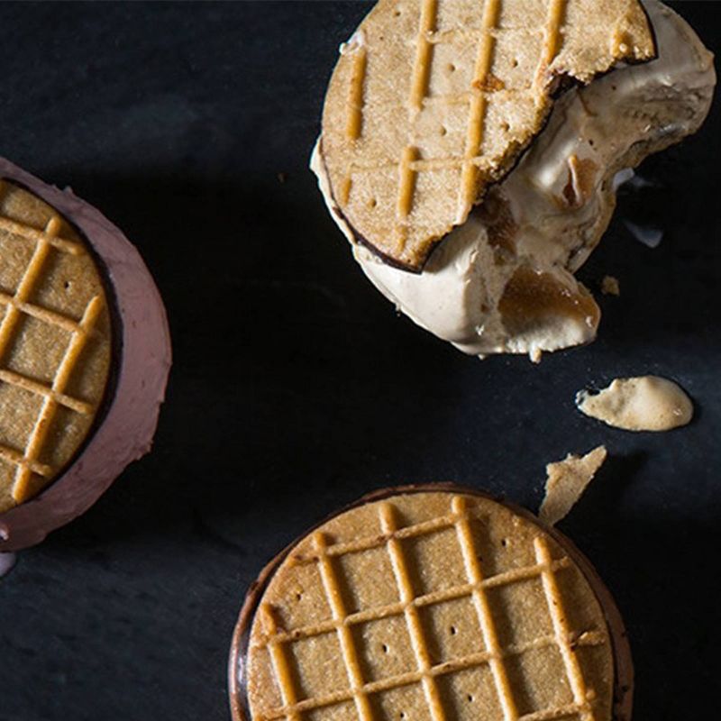 Tillamook Salted Caramel Ice Cream Sandwich - 12oz/4ct