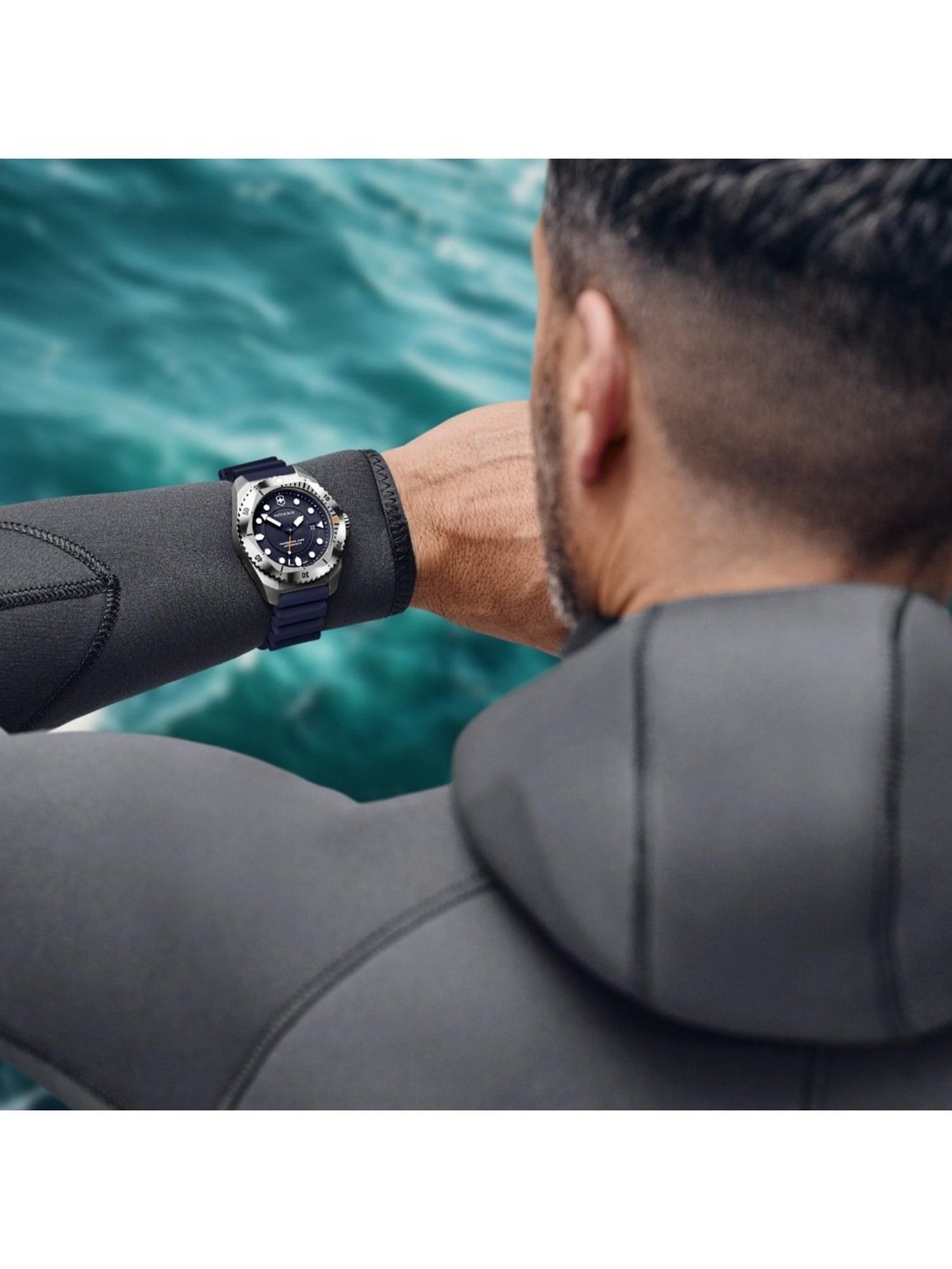 VICTORINOX V241991 Dive Pro Analog Watch for Men