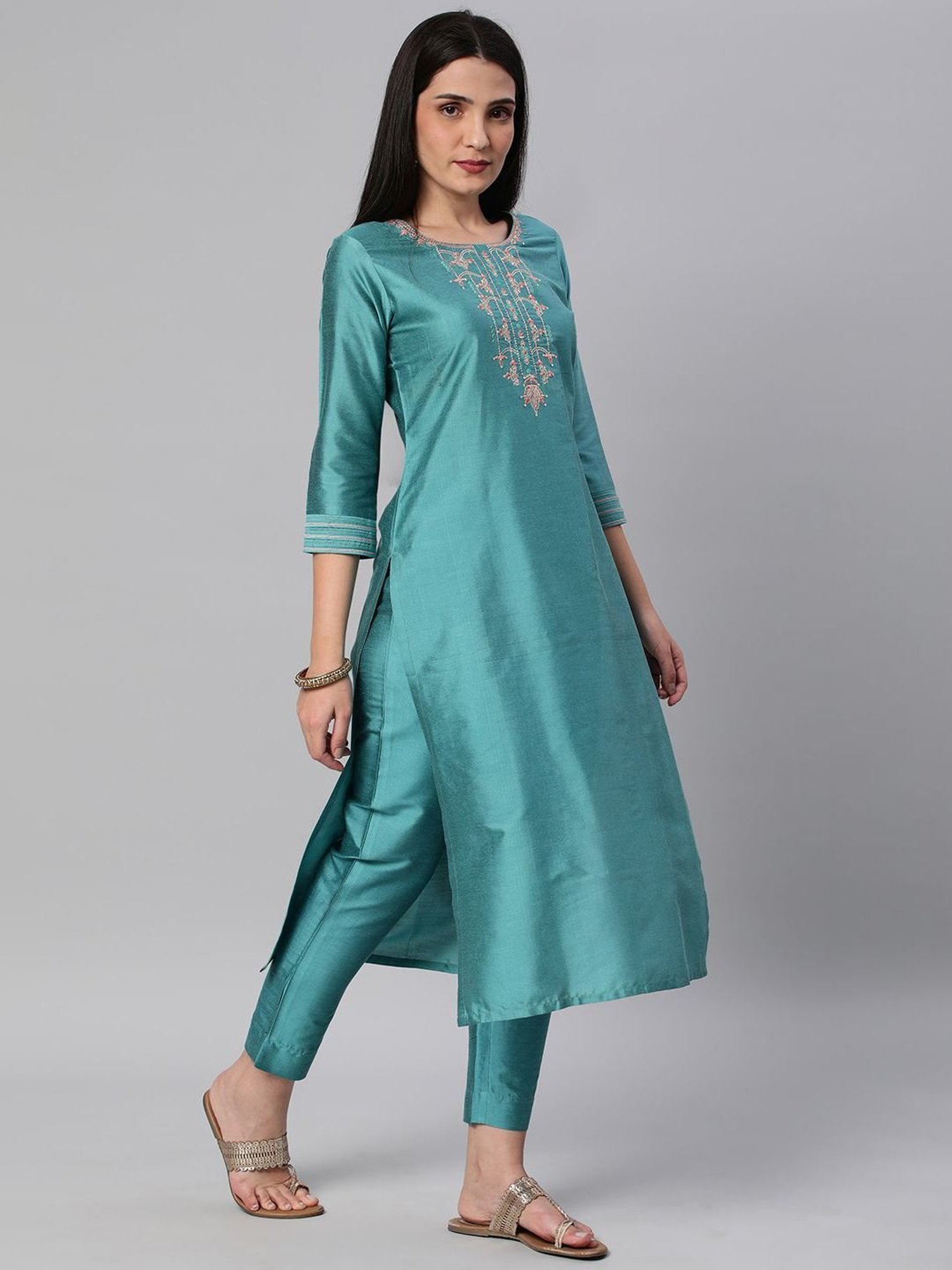 Kami Kubi Blue Embellished Straight Kurta