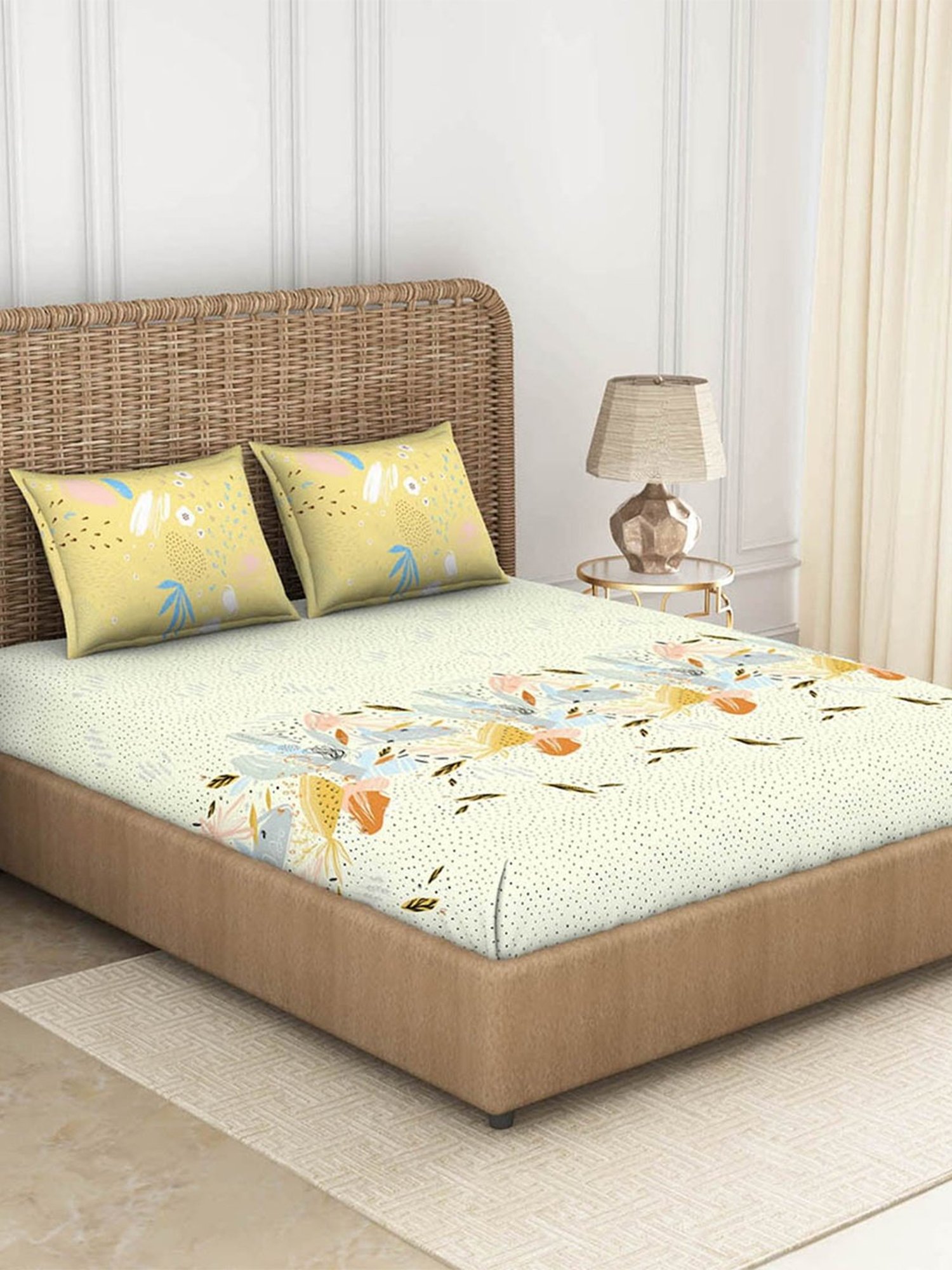 Spaces Printed Cream 144 TC Cotton King Fitted sheet with 2 Pillow Covers