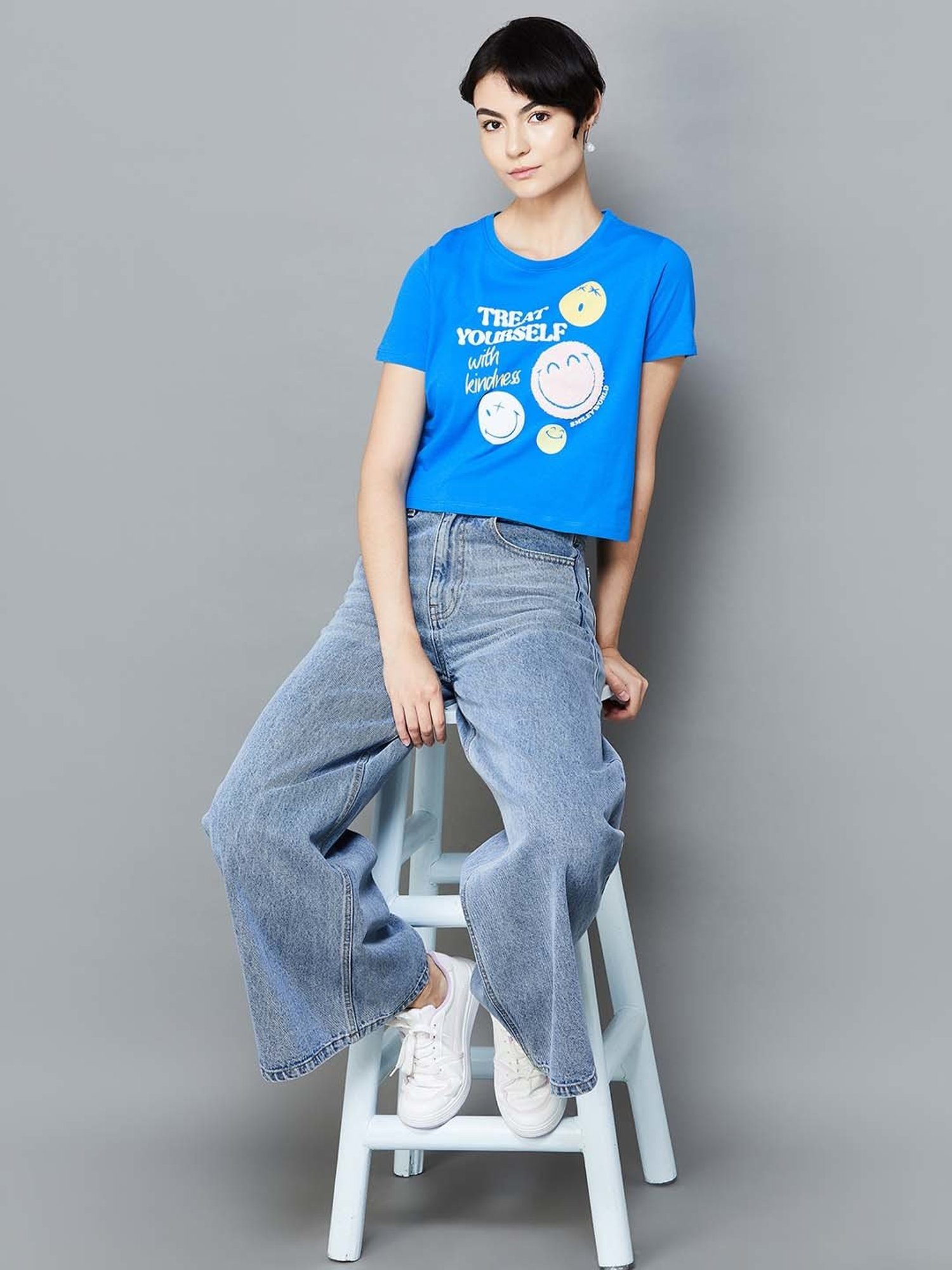 SmileyWorld Blue Cotton Printed Crop T-Shirt