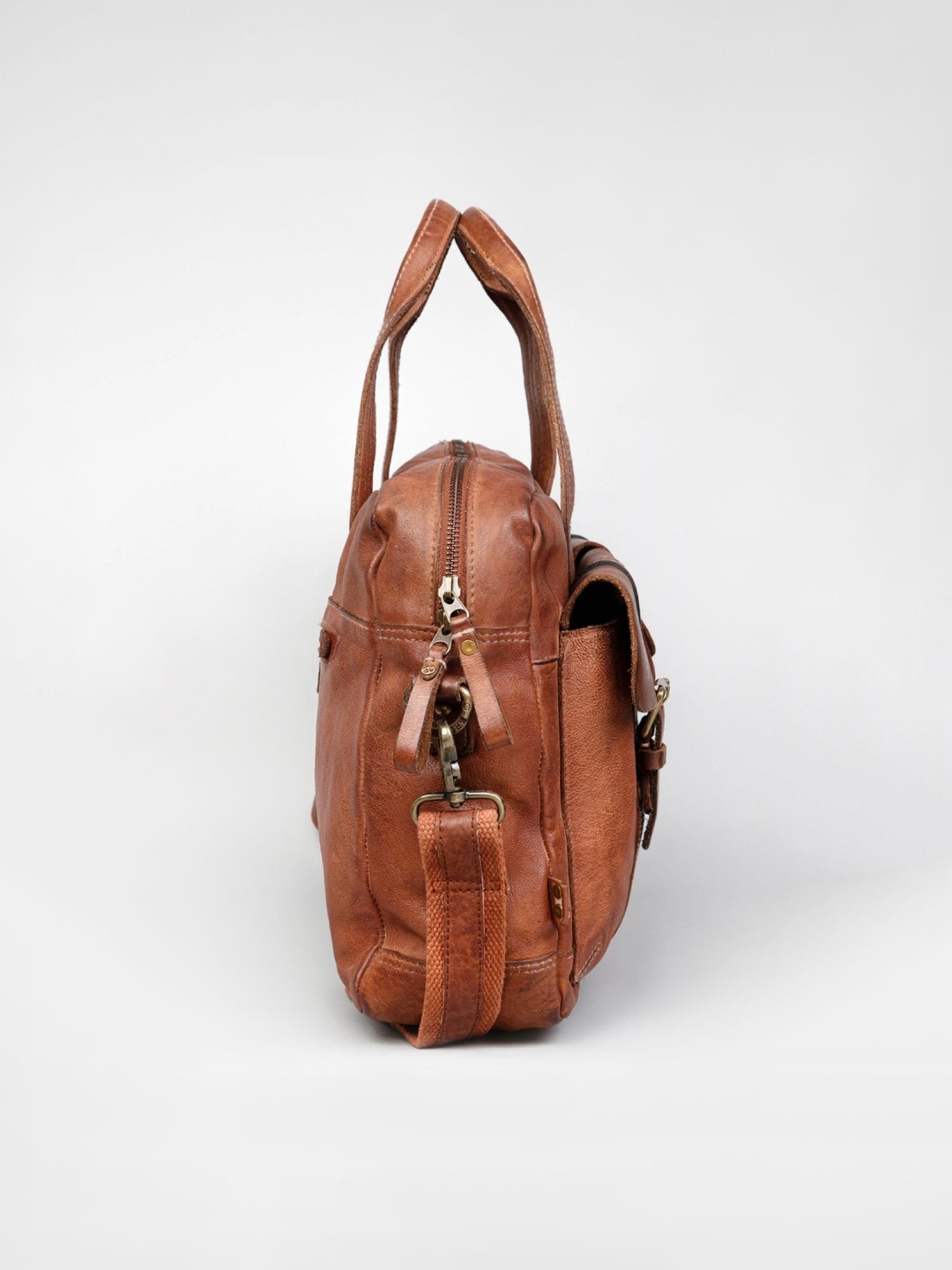 Art N Vintage Logan Cognac Leather Solid Large Laptop Messenger Bag