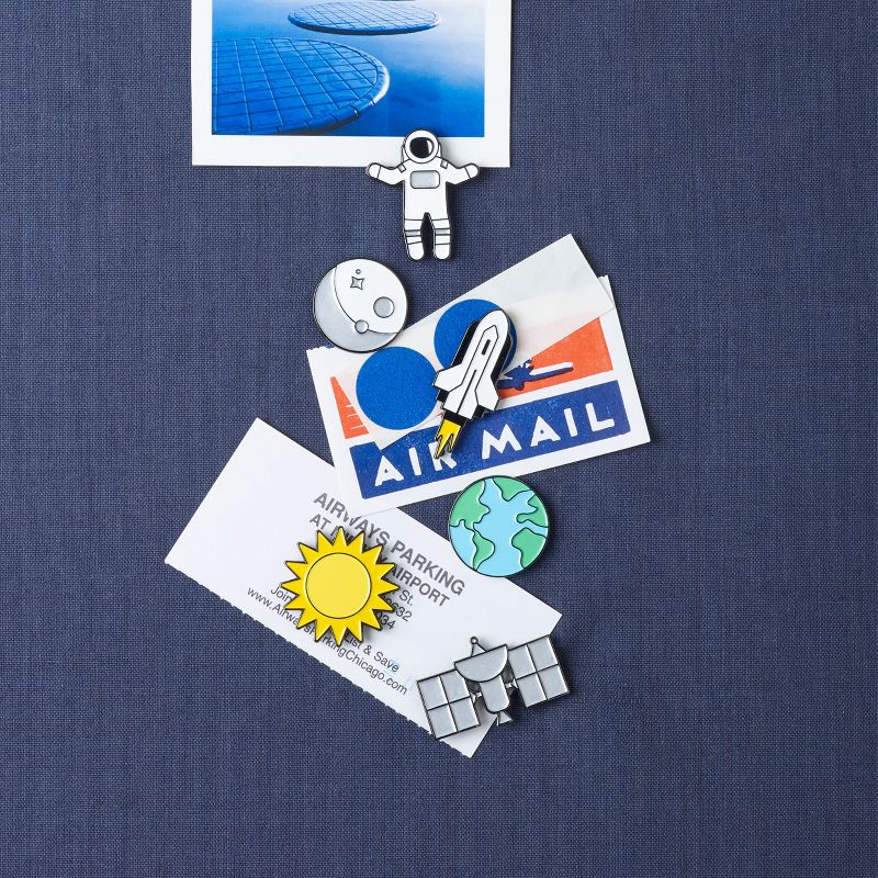 Design Ideas SpacedOut Push Pins - Six Space Themed Tacks - 1.1" x 0.3"