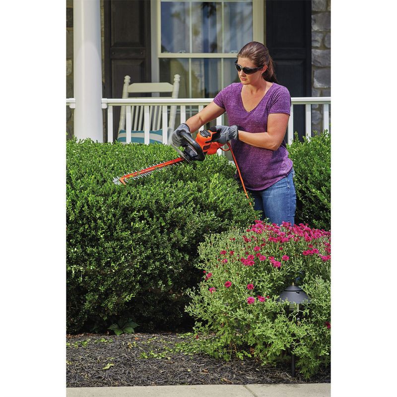 Black & Decker BEHTS300 20 in. SAWBLADE Electric Hedge Trimmer