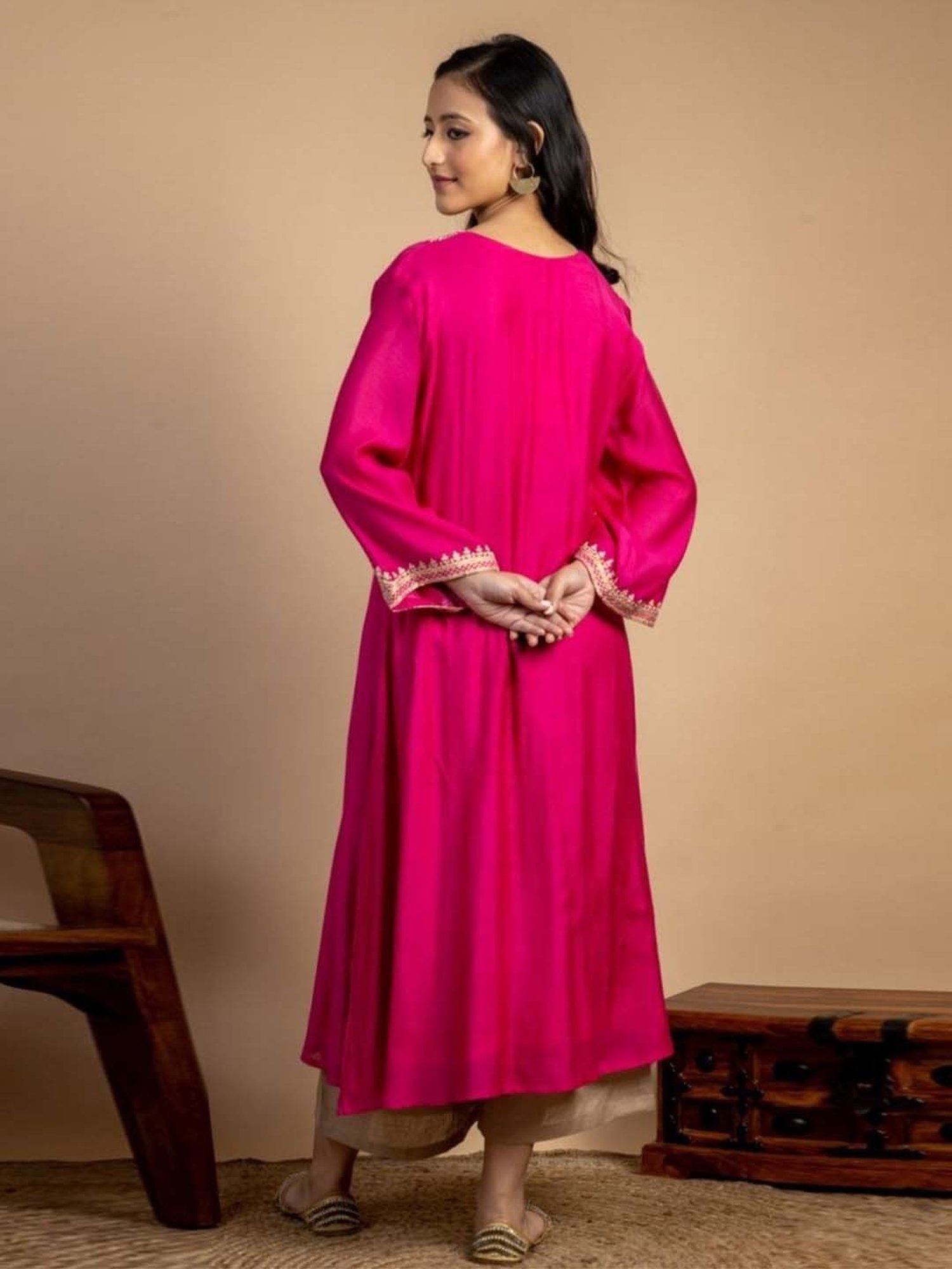 Mushio Magenta Rooh Embroidered Maheshwari Silk Kurta