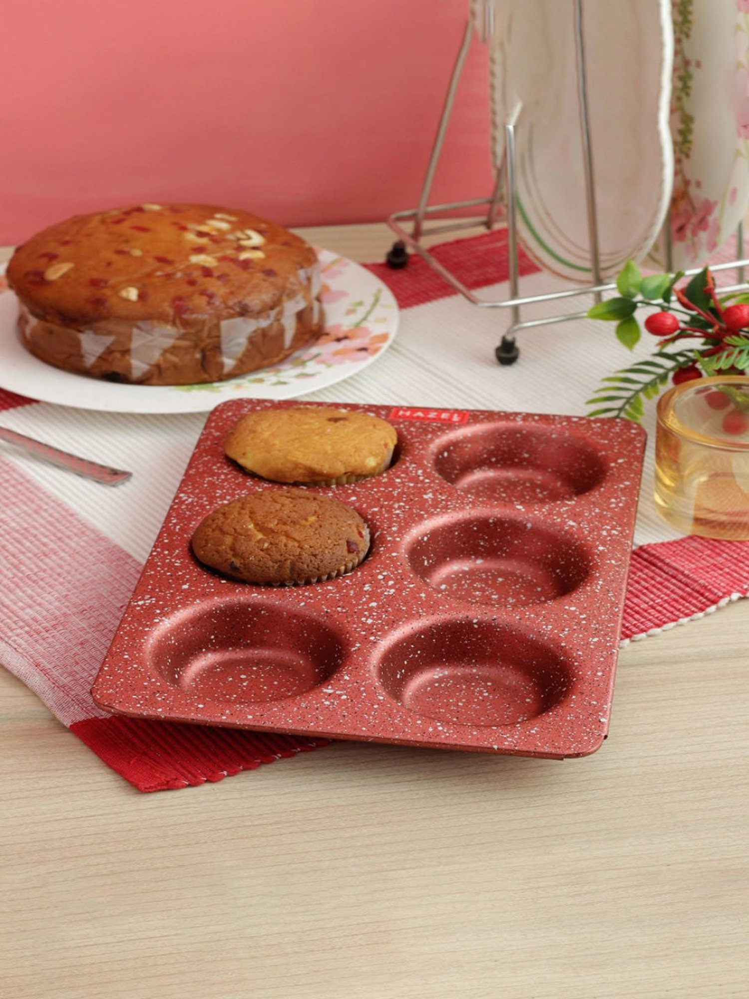 HAZEL Alfa Red Heavy Gauge Aluminium Granite Finish Non Stick Muffin Tray
