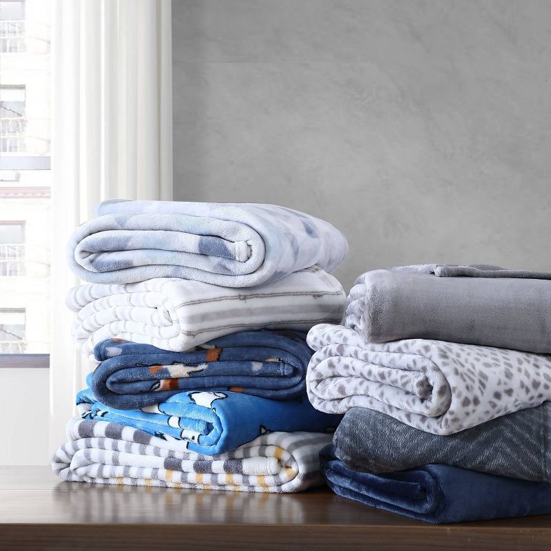 ED Ellen Degeneres 50"x70" Triangles Throw Blanket Blue