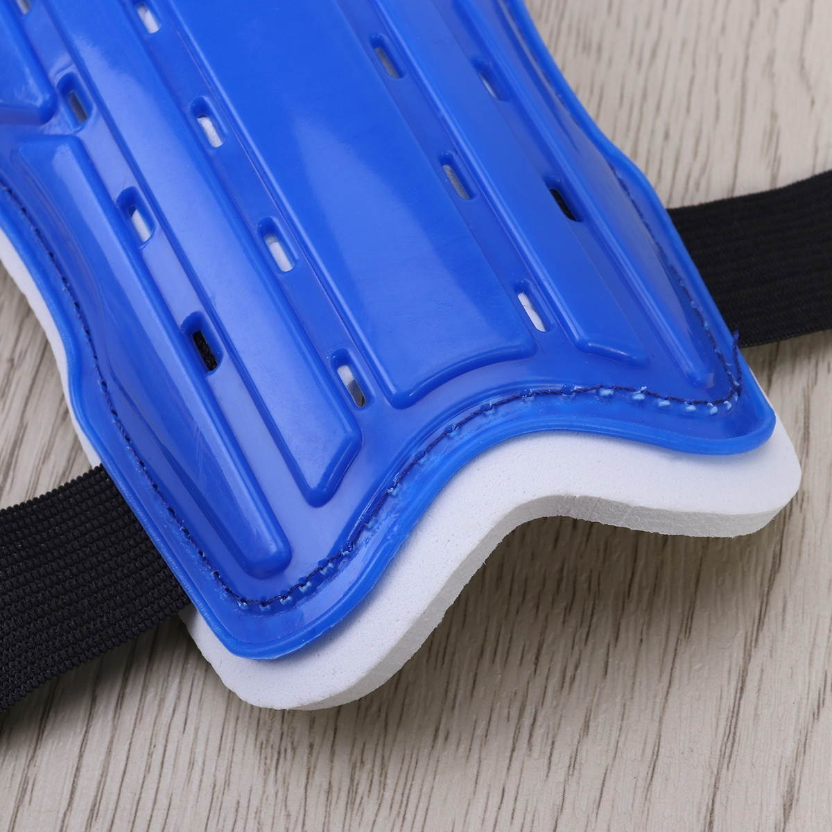 2 Pairs of Kids Soccer Shin Guards Youth Soccer Shin Pads for Boys Girls Lightweight and Breathable Child Calf Protective Gear Soccer Equipment for Children Teenagers Teens (Black and Blue)