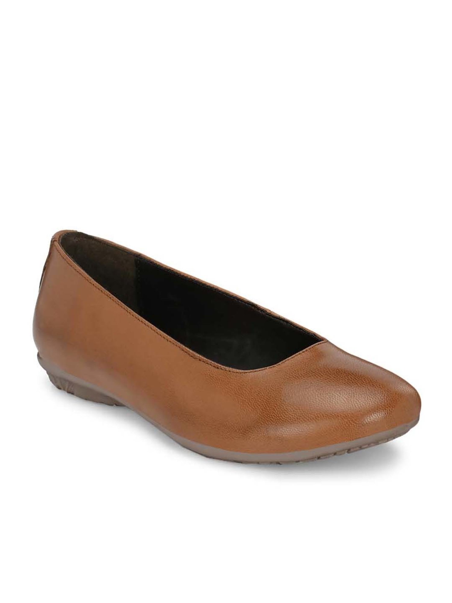 Carlo Romano Women's Tan Flat Ballets