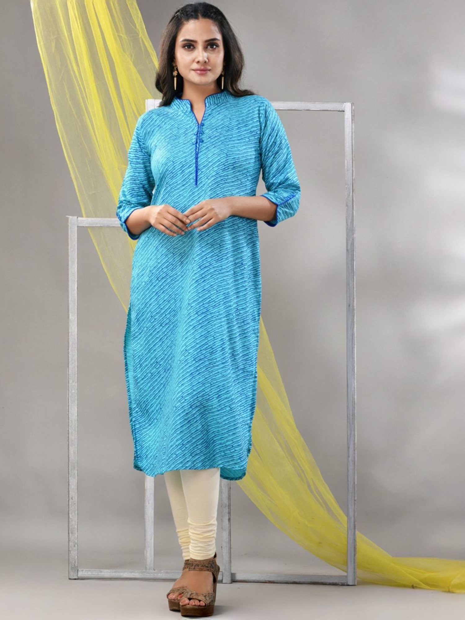 CHARUKRITI Blue Printed Straight Kurta