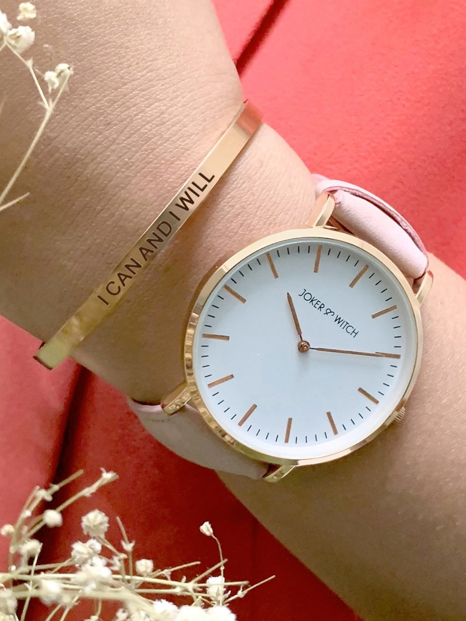 Joker & WItch JWBS506 Analog Watch for Women With Bracelet