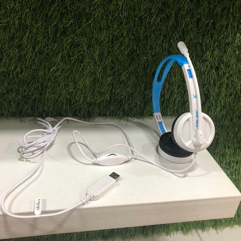 USB wired computer headset, with arm microphone and volume control, compatible with desktop computers, laptops, suitable for school education and online learning,Black