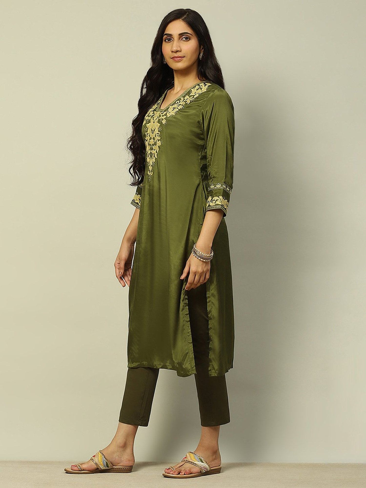 Rangriti Olive Embroidered Straight Kurta