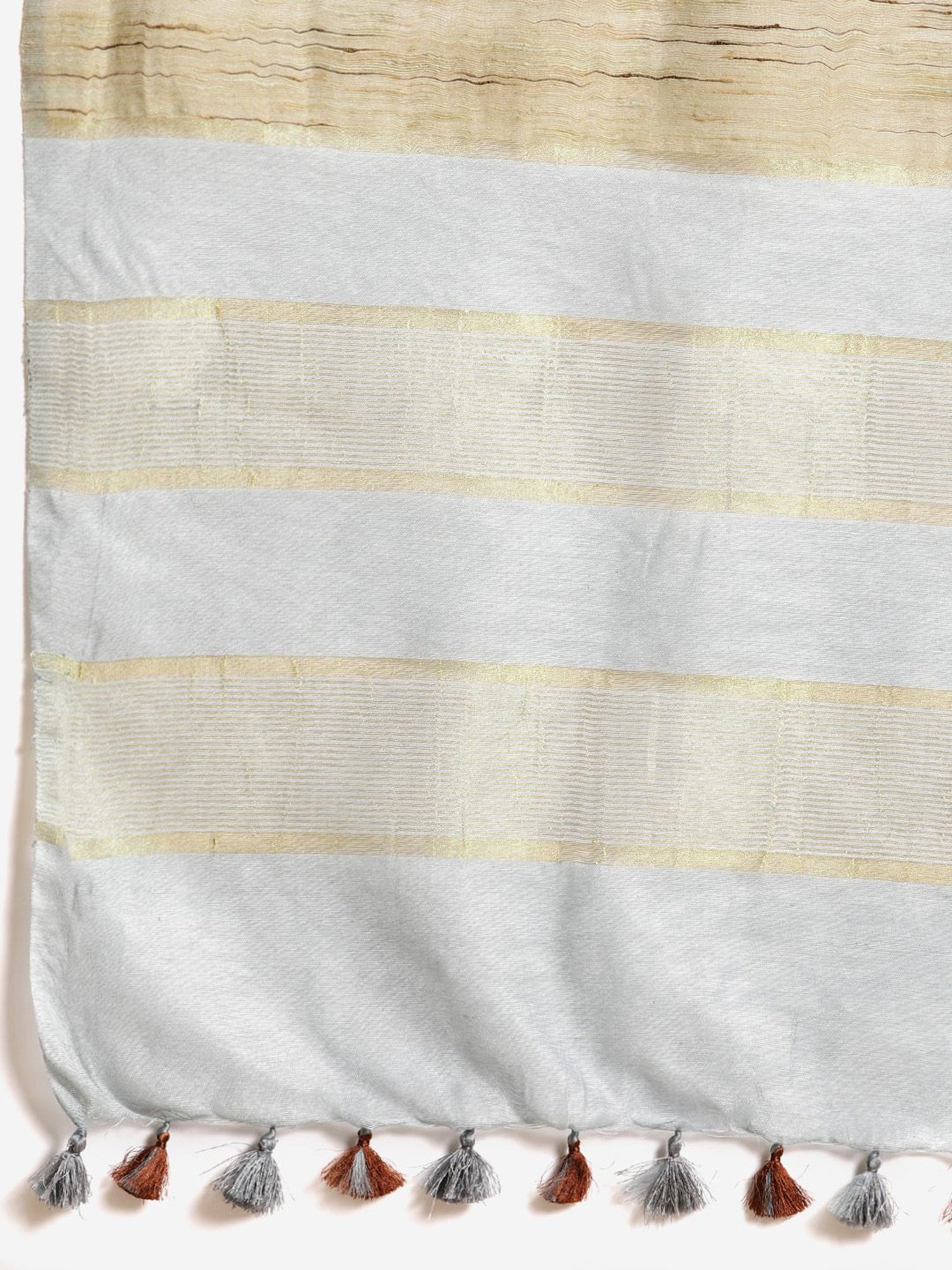 Kalakari India Grey Embroidered Saree With Unstitched Blouse