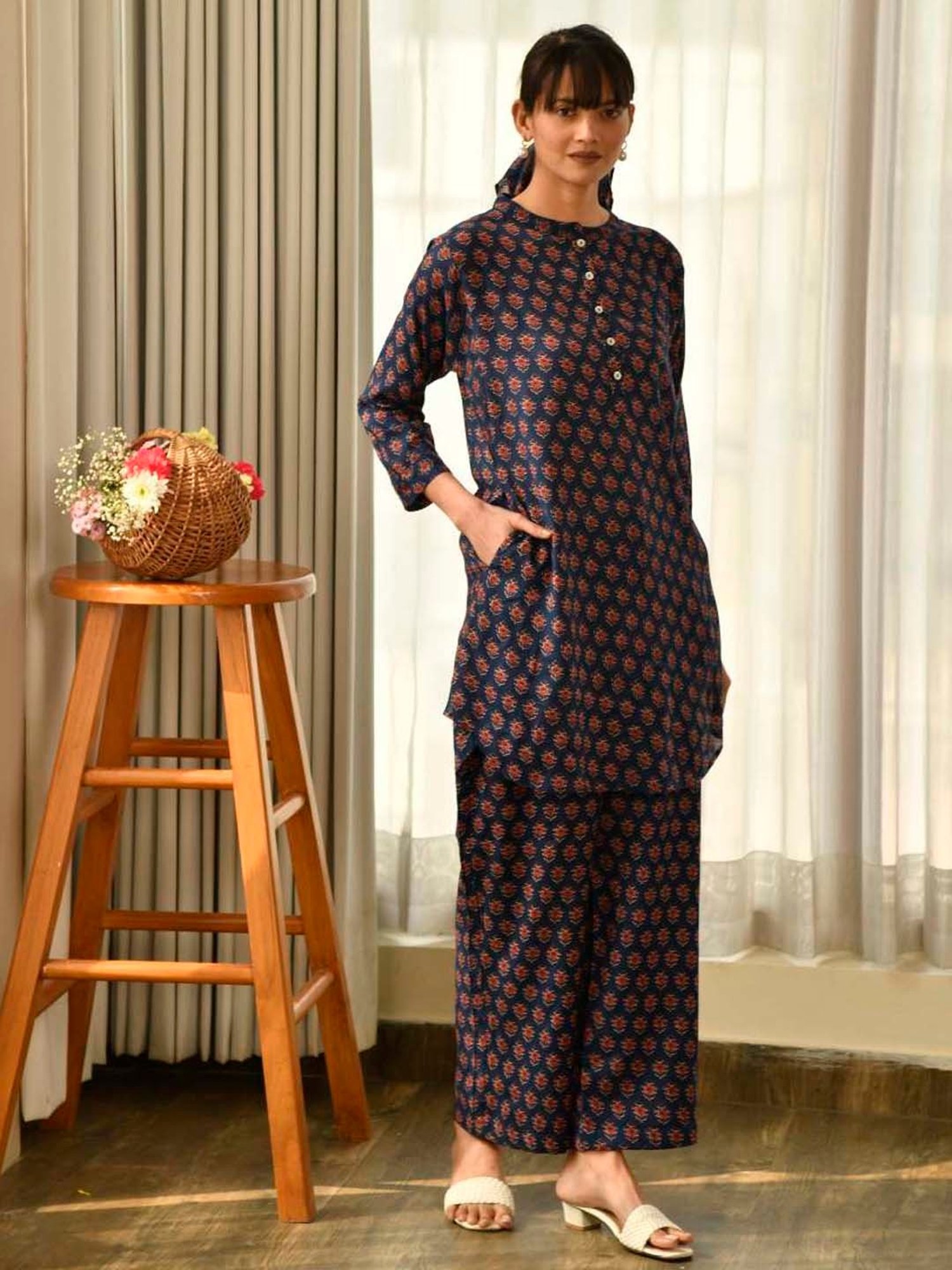 Ekohum Blue Printed Muslin Kurta with Pant Co-Ord Set