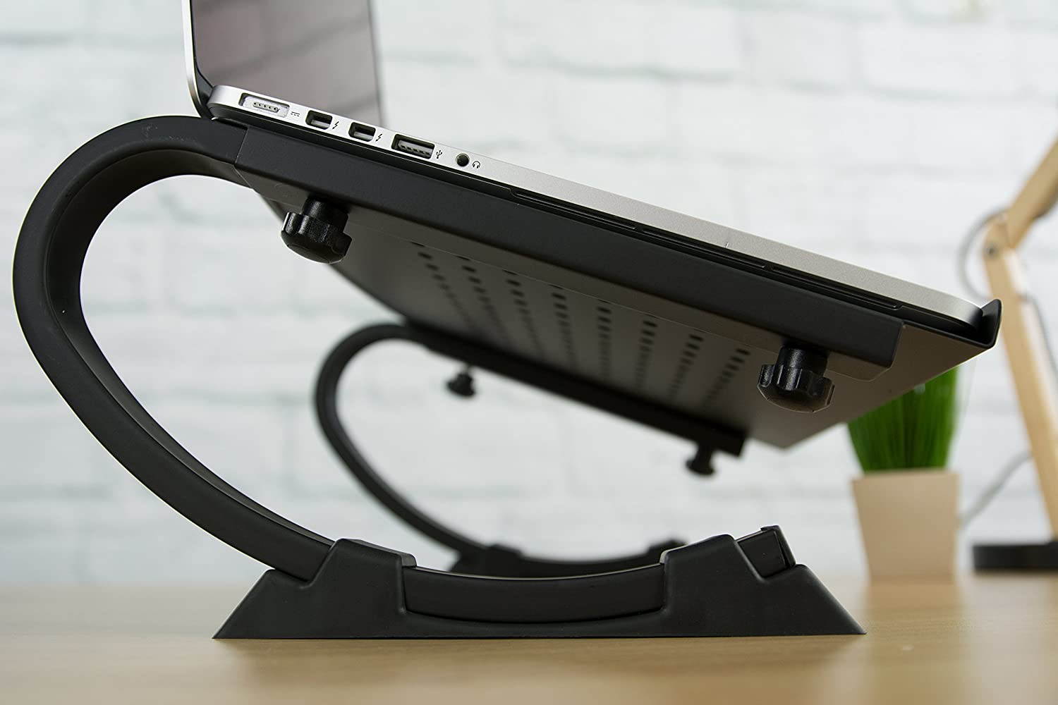 VIVO Black Fully Adjustable Curved Laptop / Notebook Chromebook Stand (STAND-V001N)