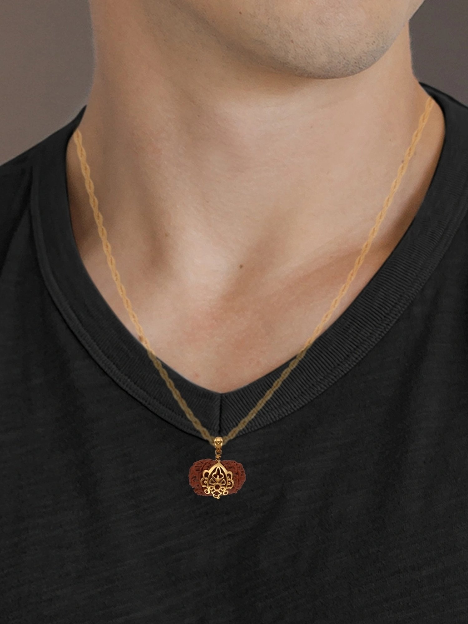 Joyalukkas 22k Love Embrace Gold Pendant