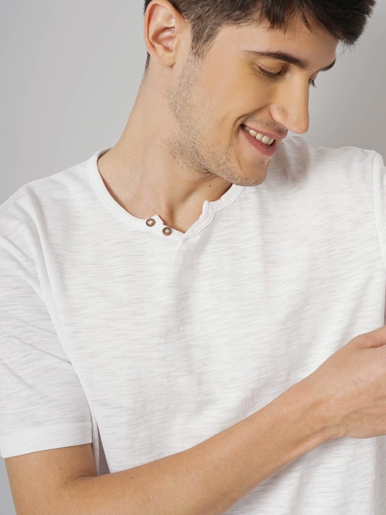 Celio White Cotton Regular Fit Henley T-Shirt