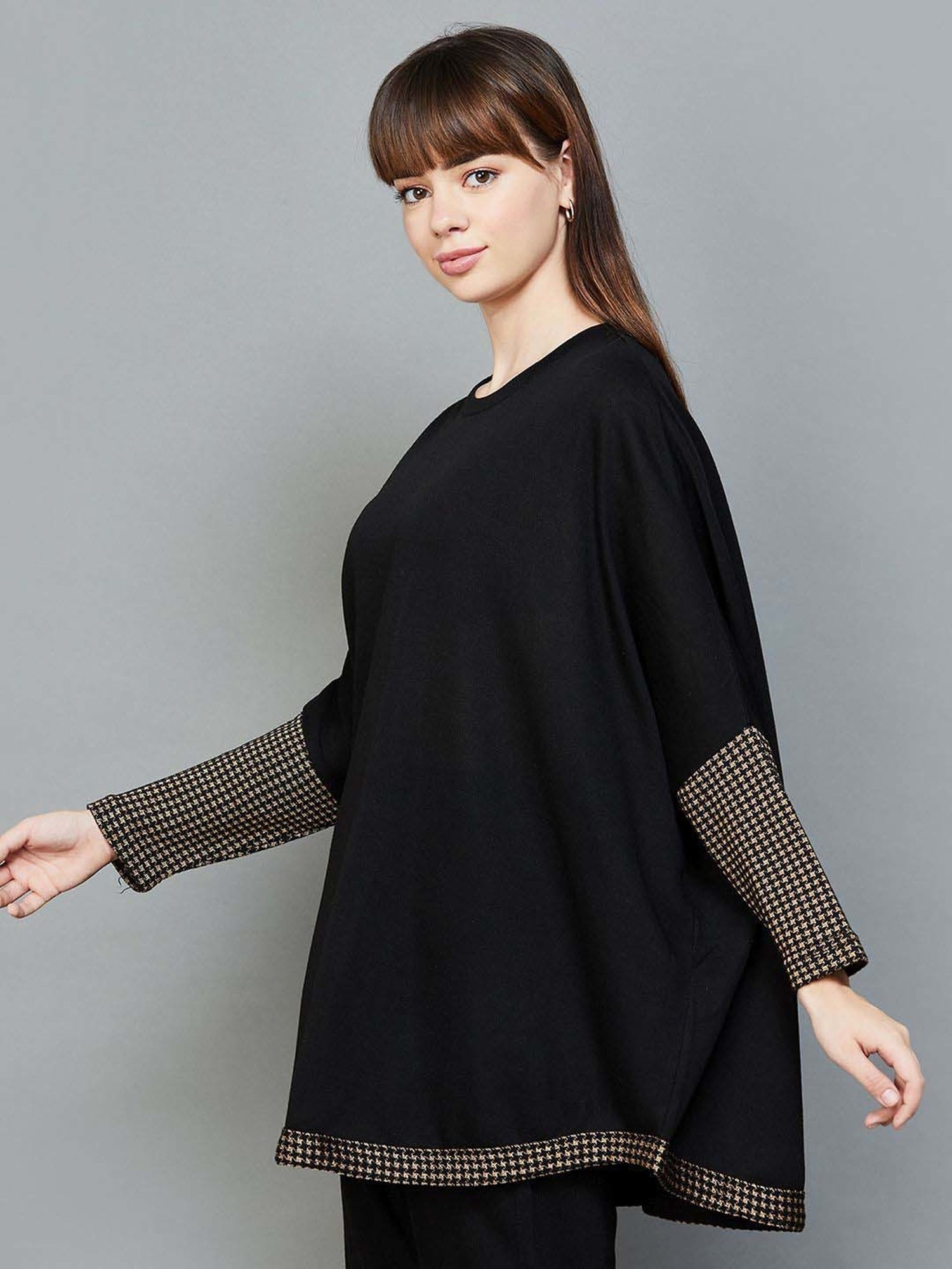 Colour Me by Melange Black Regular Fit Cape