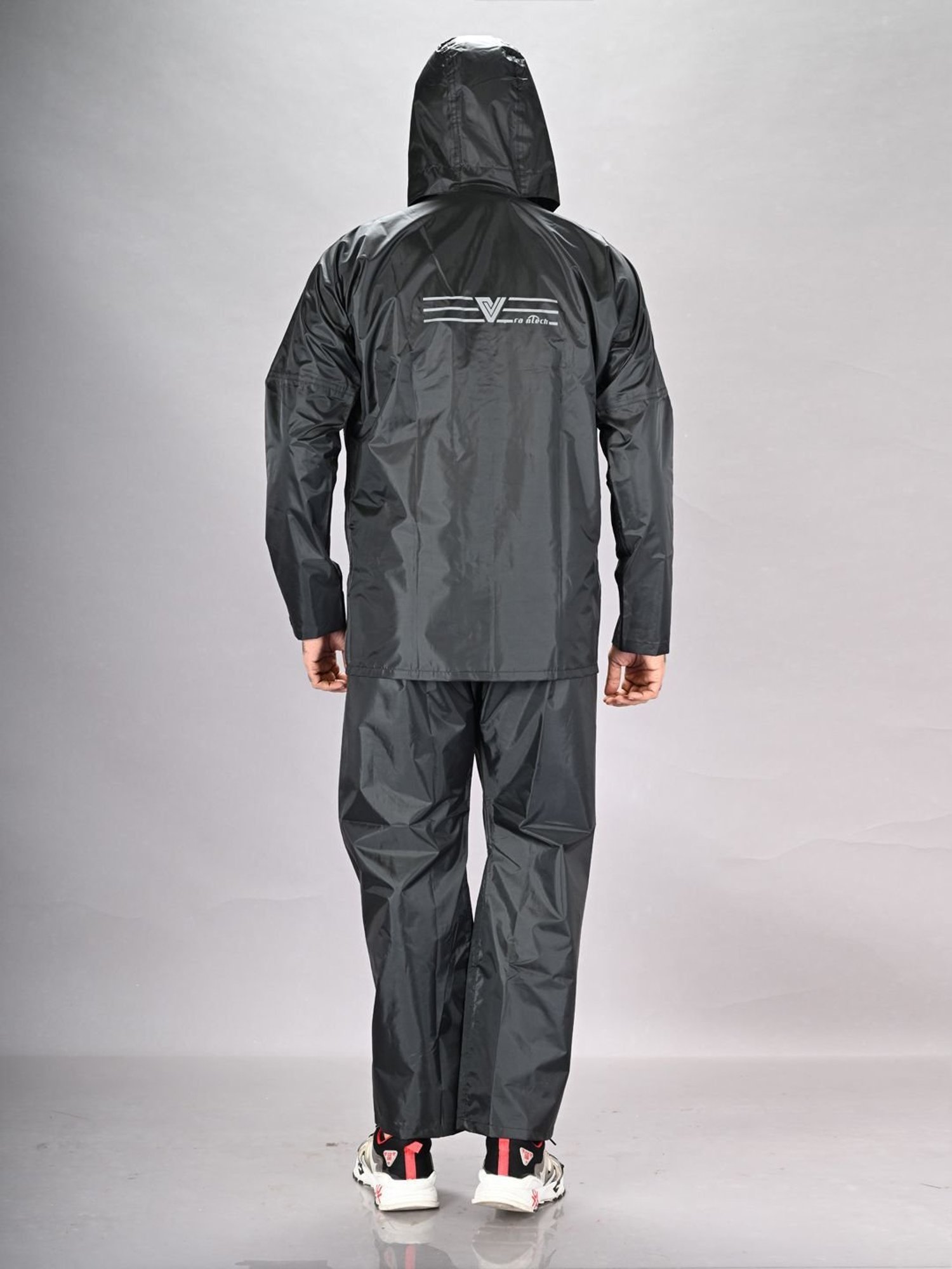 Wildcraft Red & Maroon Regular Fit Colour Block Rainwear Jacket