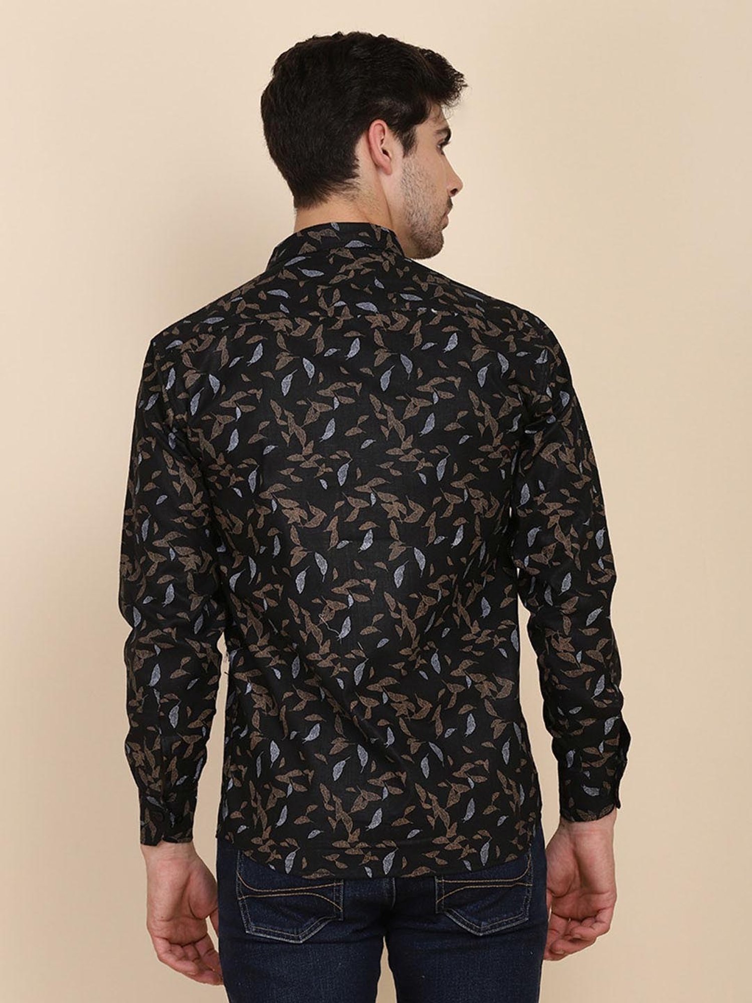 TAHVO Black Cotton Slim Fit Printed Shirt