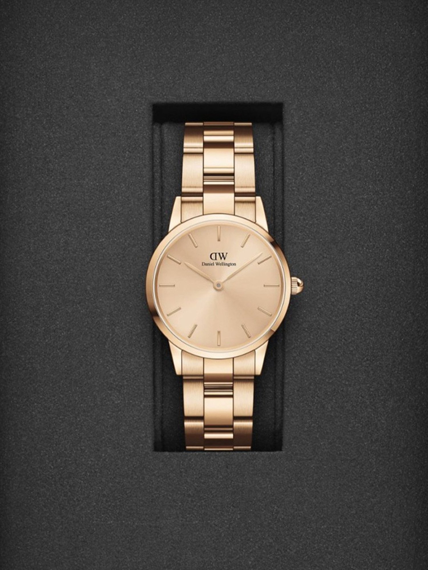 Daniel Wellington Iconic Women Rose Gold Round Dial Analog Watch - DW00100401K