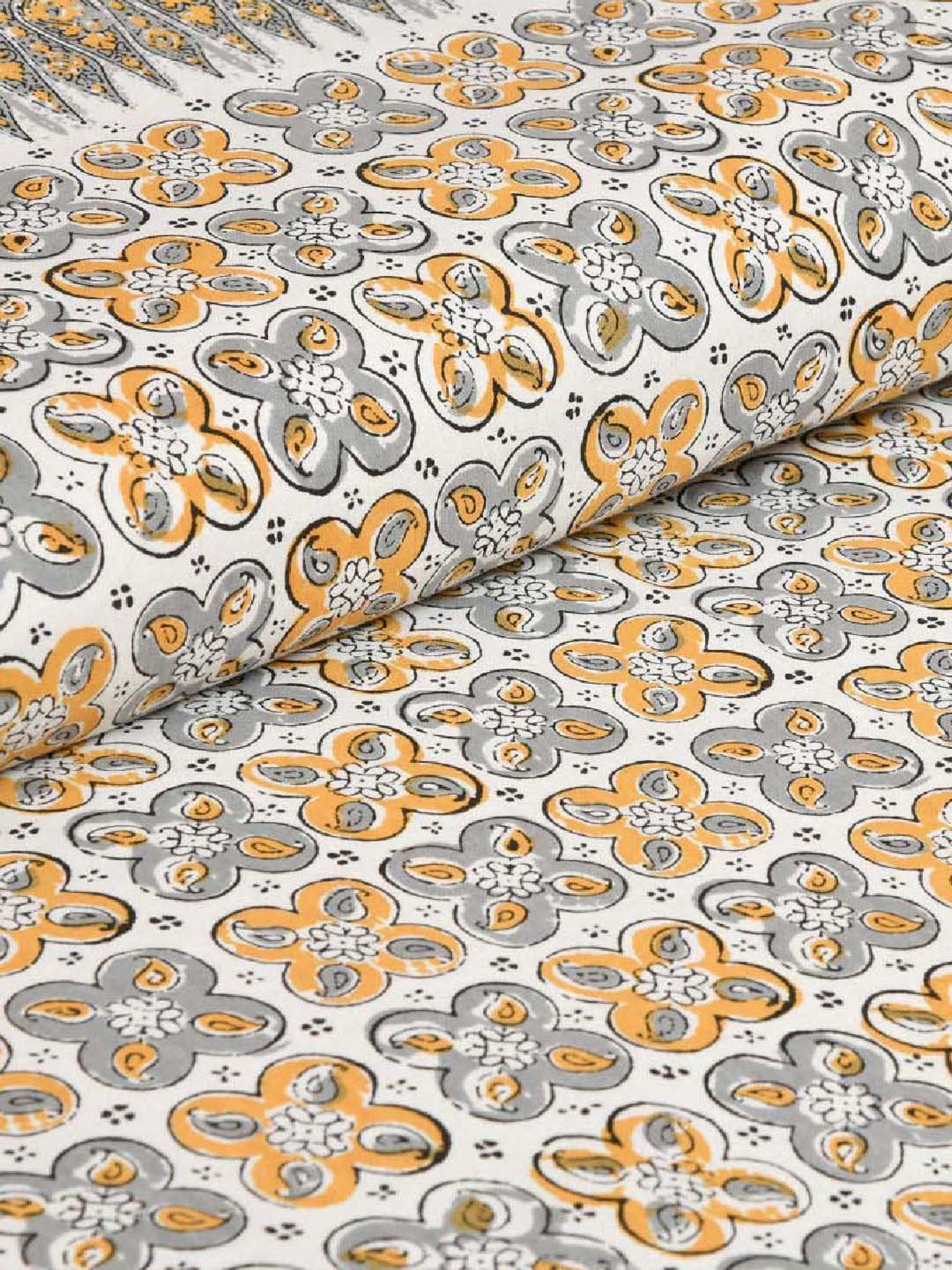 JaipurFabric Grey & Orange 180 TC 100% Cotton Mini Blocks Double Bedsheet with 2 Pillow Covers