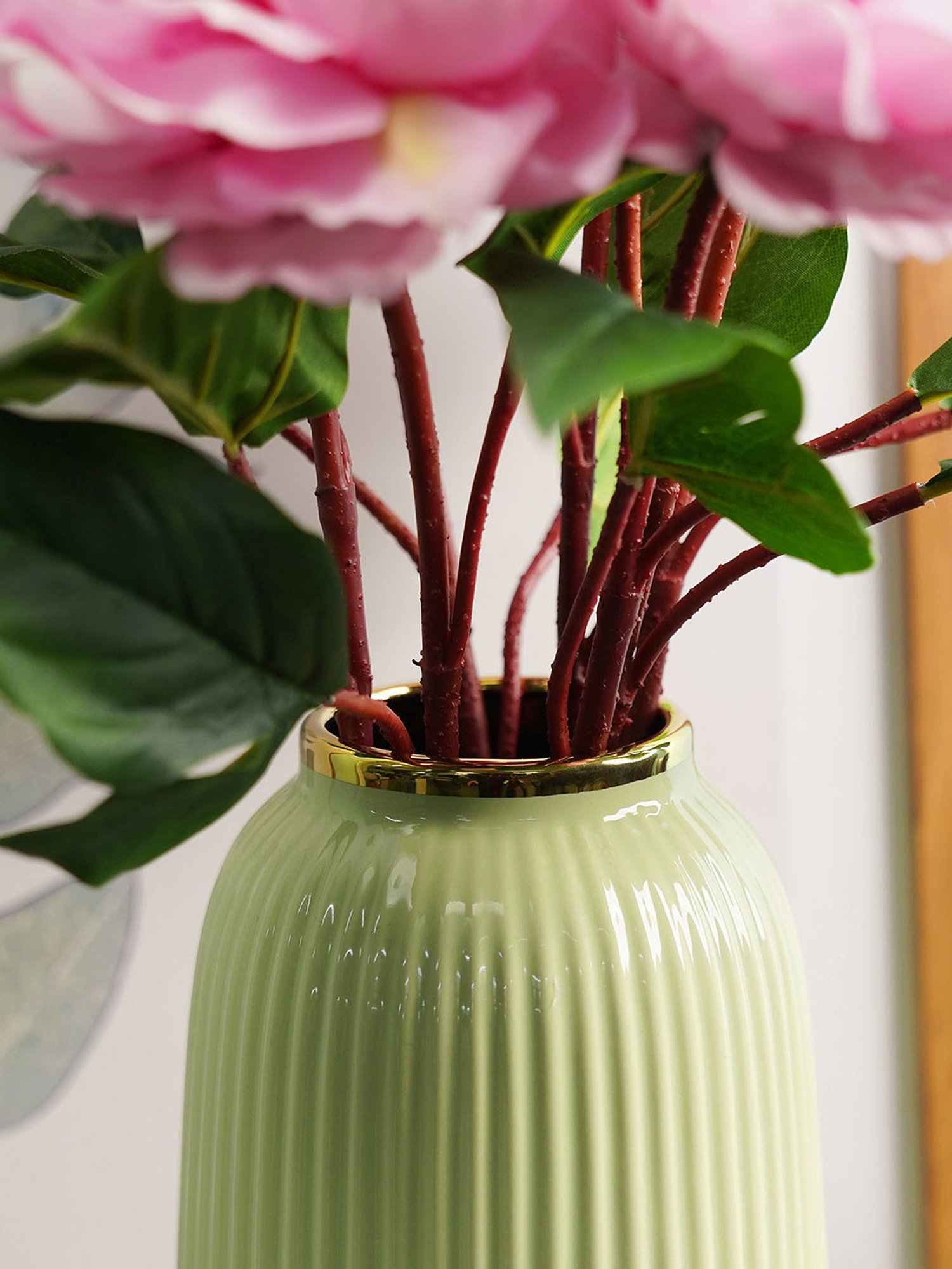 Pure Home and Living Green Ceramic Ribbed Vase