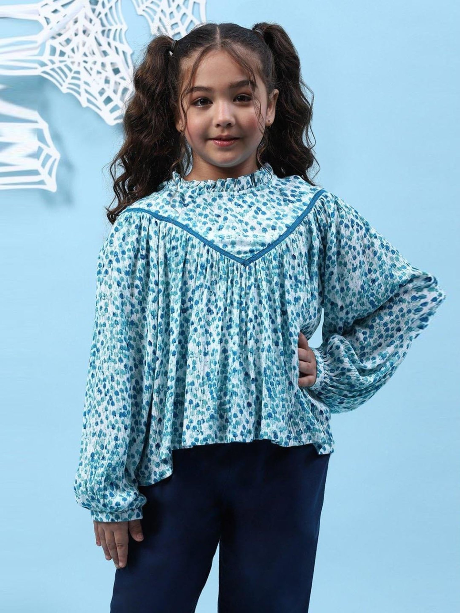 LilPicks Kids Teal Solid Crop Top