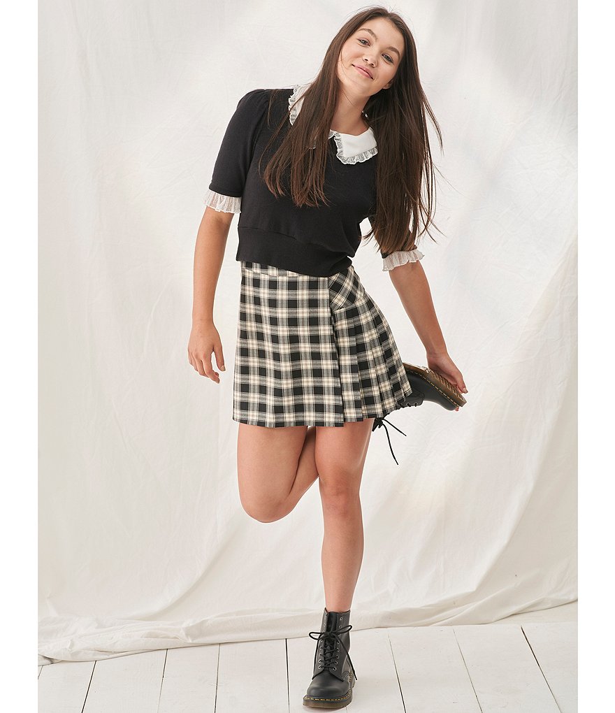 Lily Star Ruffle Collar Short Sleeve Top