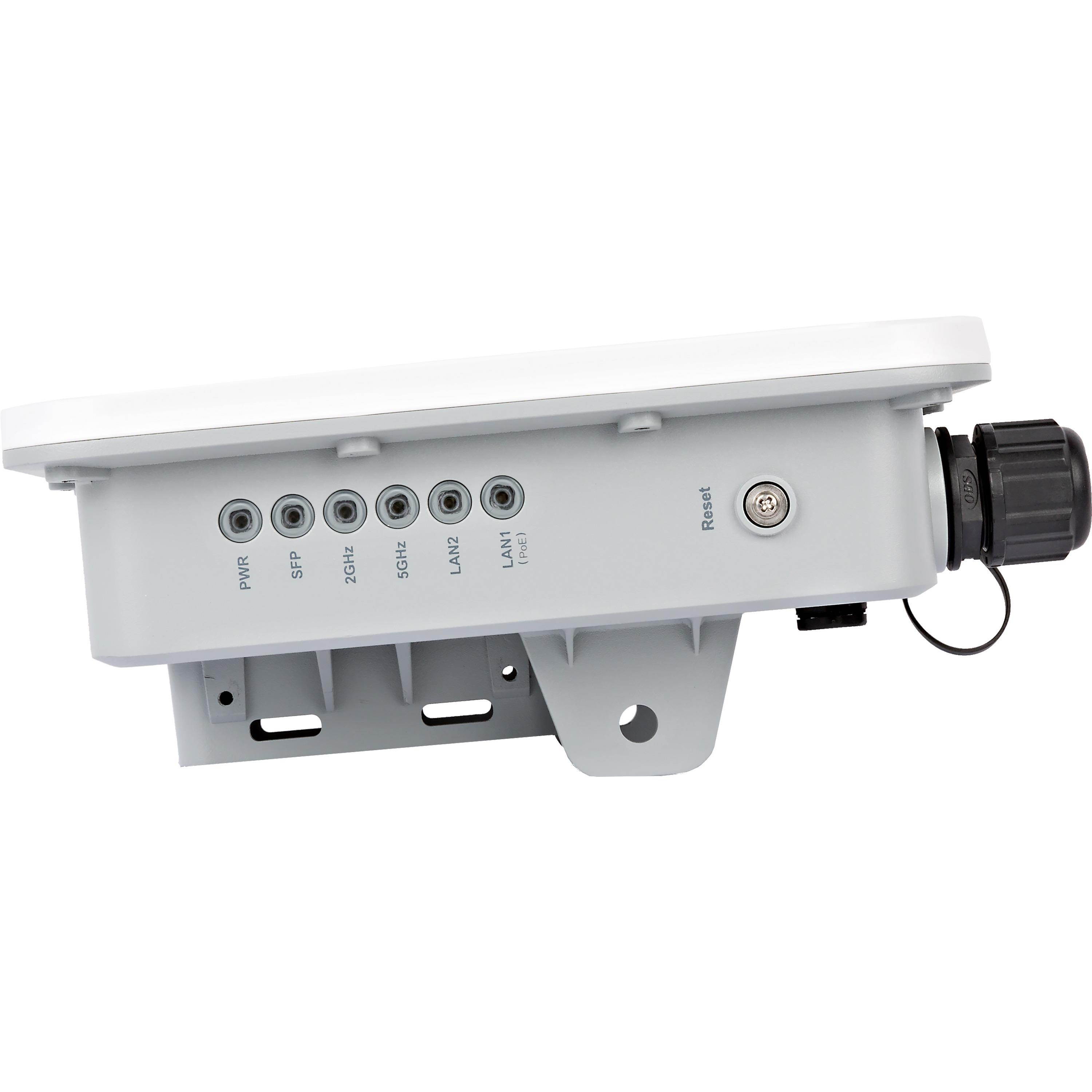 5 PORT AND 1 SFP PORT. IP67 WATER RESISTANCE, AND 802.3AF POE POWERED. REGION CO