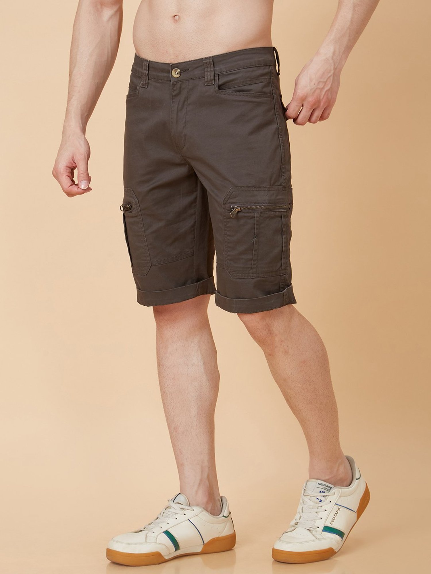 Globus Men Olive Stretchable Mid-Rise Cargo Shorts