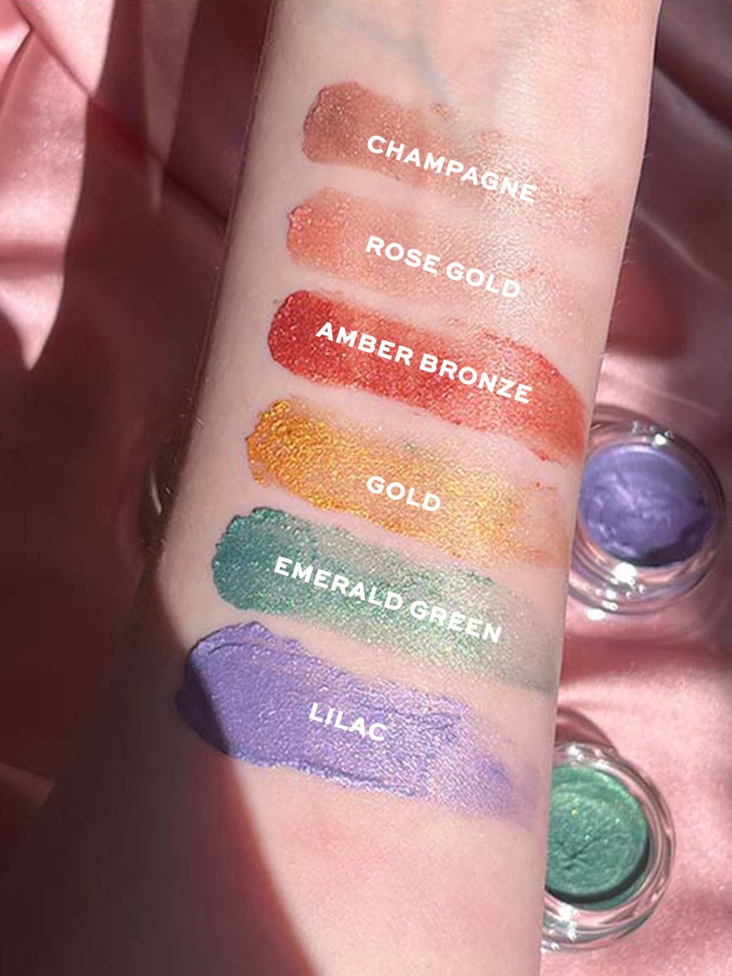 Makeup Revolution Mousse Shadow Emerald Green - 4 gm