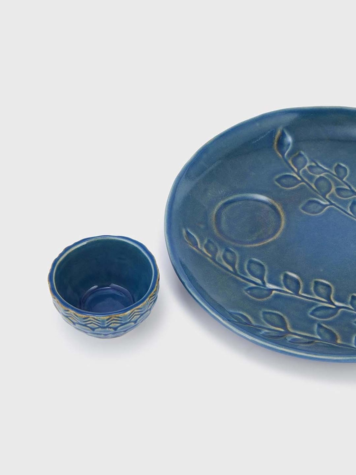 Fabindia Adhrit Blue Ceramic 1 Platters & 1 Dip Bowl
