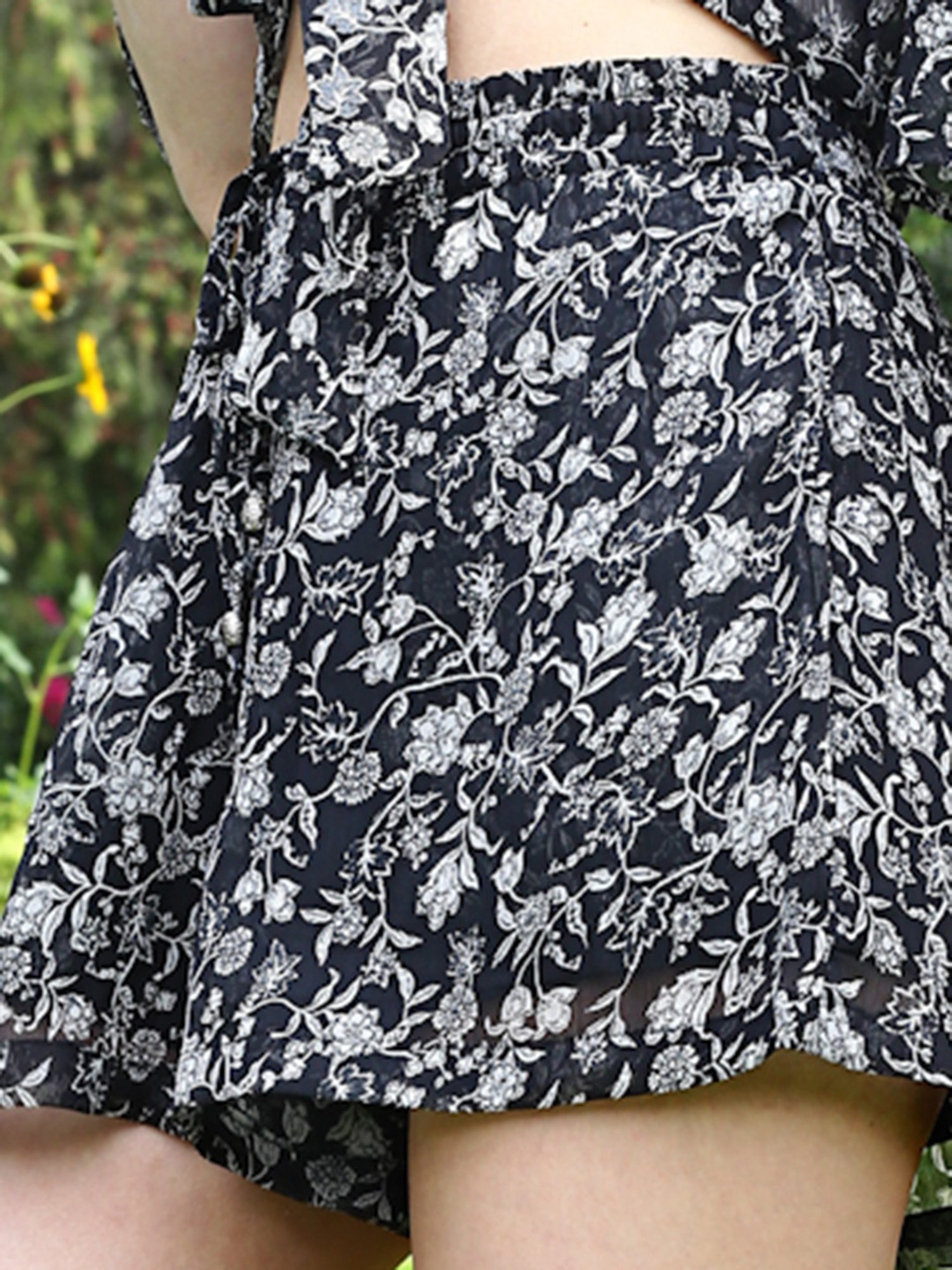 Sera Black Floral Print Crop Shrug With Shorts