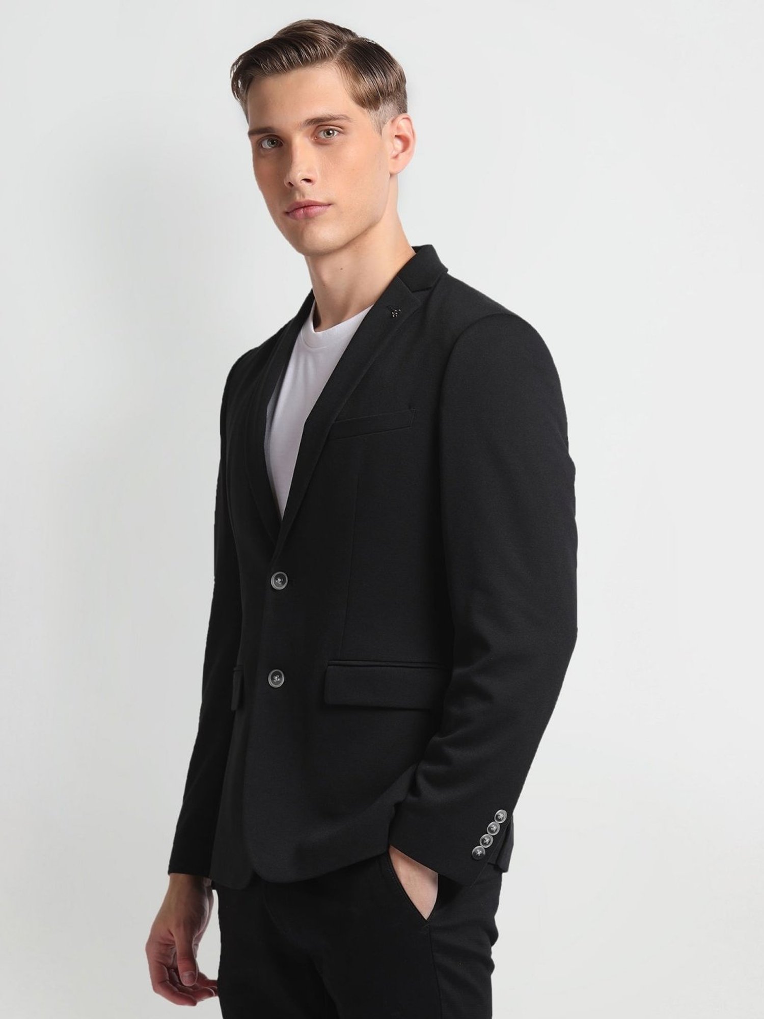 Arrow Sports Green Regular Fit Texture Waistcoat