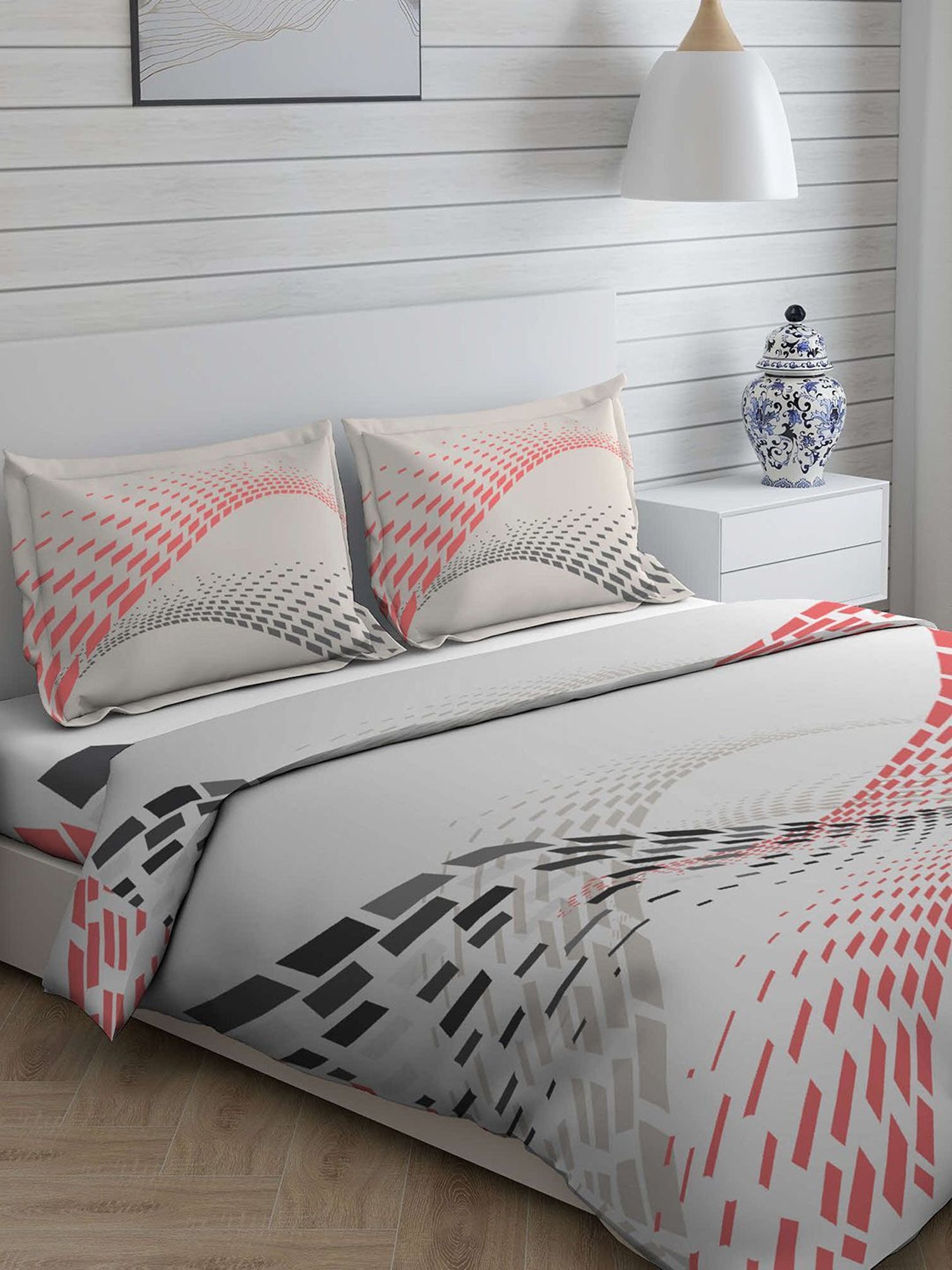 Boutique Living Garnet Printed Multicolor 148 TC Cotton King Bedding Set